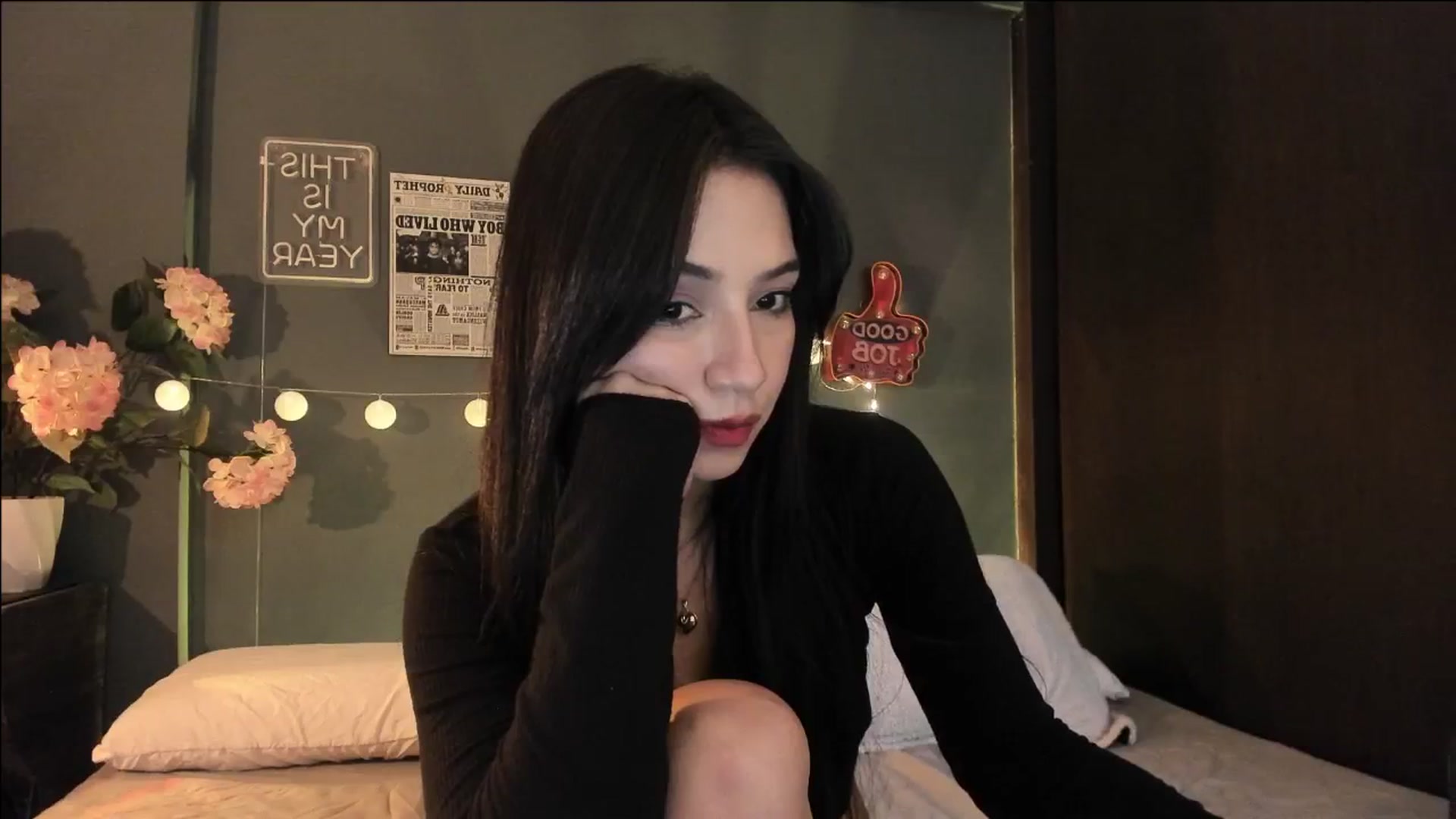 Gallery image thumbnail from dariadiaz_'s myfreecams stream on, 04/20/2026, 16:01 image 7 of 20