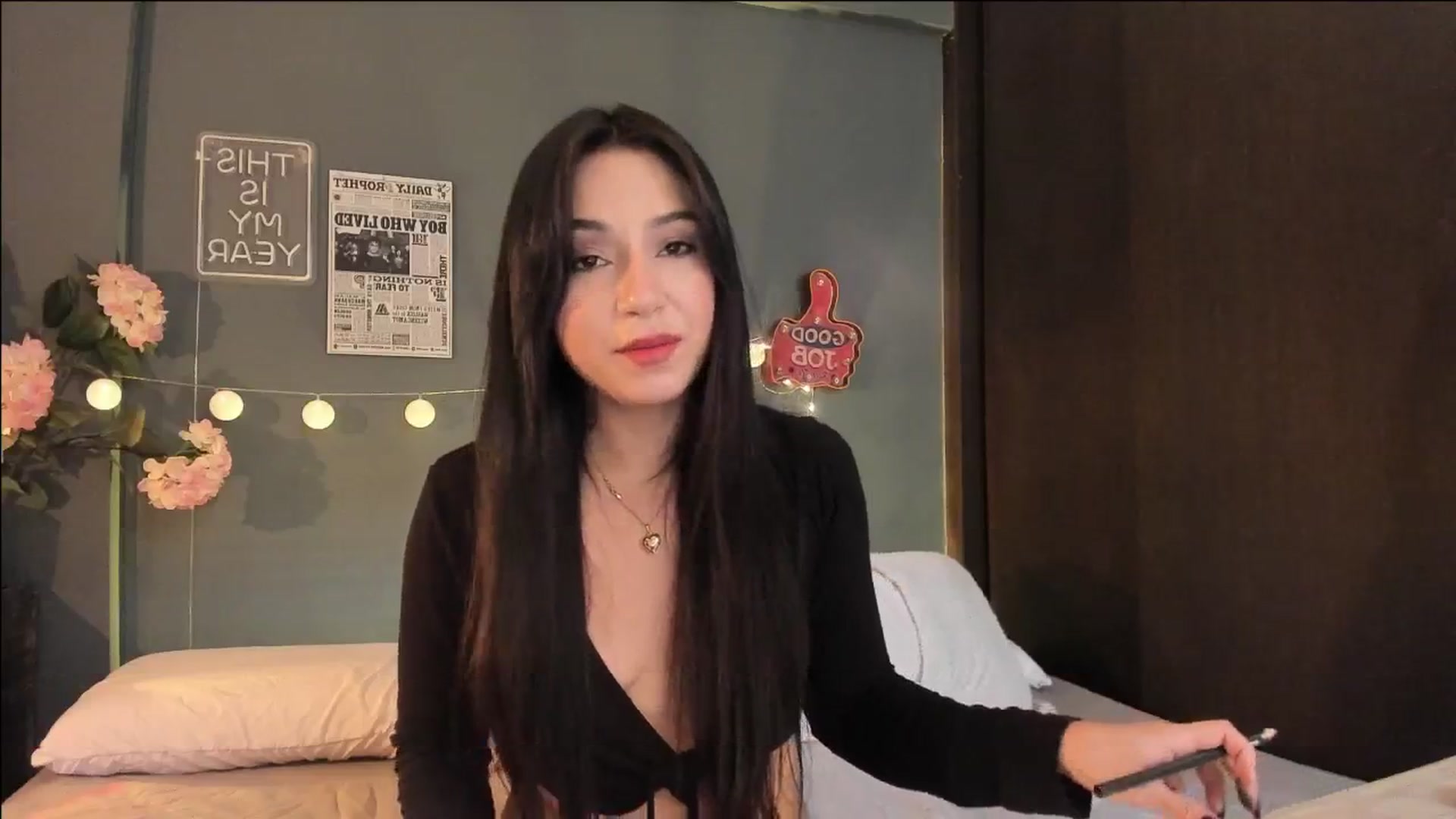 Gallery image thumbnail from dariadiaz_'s myfreecams stream on, 04/20/2026, 16:01 image 10 of 20