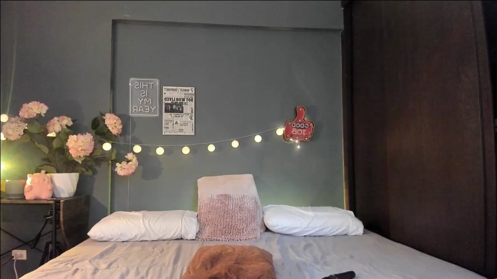 Gallery image thumbnail from dariadiaz_'s myfreecams stream on, 04/21/2026, 14:44 image 6 of 20
