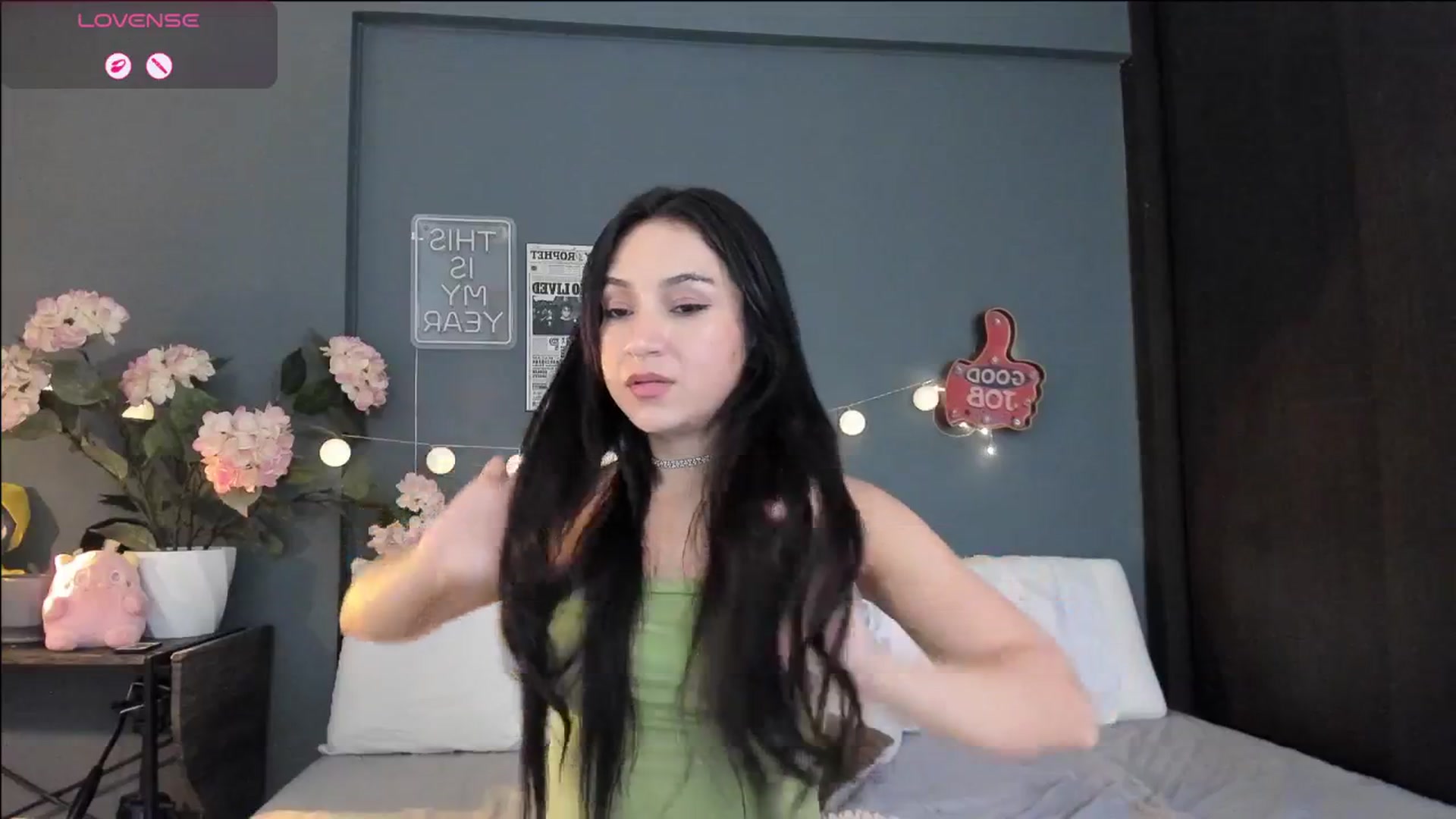 Gallery image thumbnail from dariadiaz_'s myfreecams stream on, 04/22/2026, 18:41 image 17 of 20