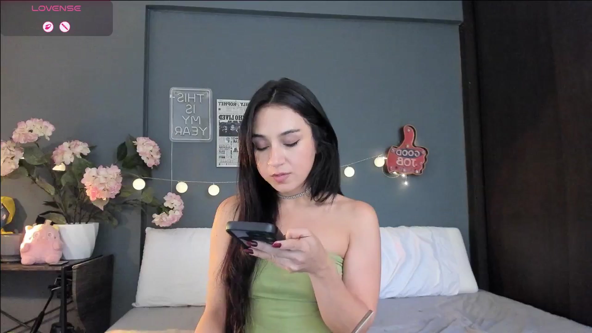 Gallery image thumbnail from dariadiaz_'s myfreecams stream on, 04/22/2026, 18:41 image 16 of 20