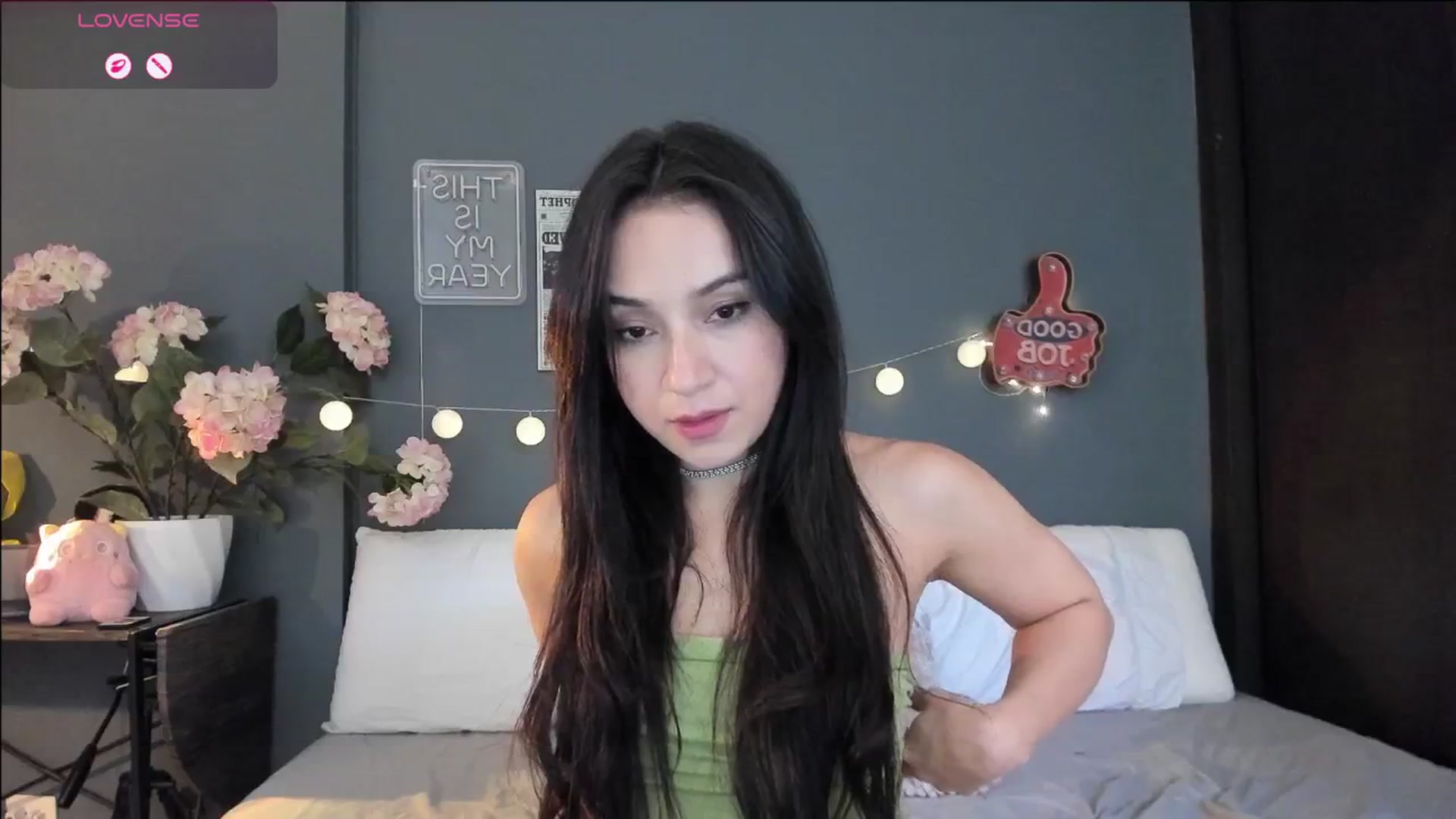 Gallery image thumbnail from dariadiaz_'s myfreecams stream on, 04/22/2026, 18:41 image 9 of 20