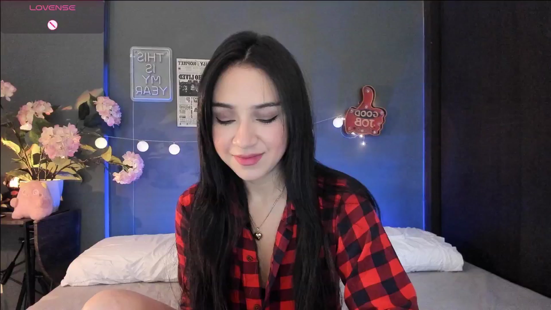Gallery image thumbnail from dariadiaz_'s myfreecams stream on, 04/23/2026, 17:10 image 1 of 20