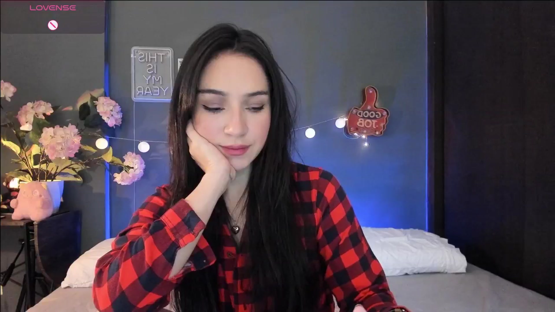 Gallery image thumbnail from dariadiaz_'s myfreecams stream on, 04/23/2026, 17:10 image 2 of 20