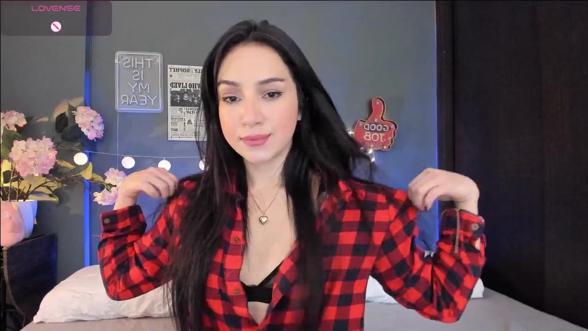 Gallery image thumbnail from dariadiaz_'s myfreecams stream on, 04/23/2026, 17:10 image 3 of 20