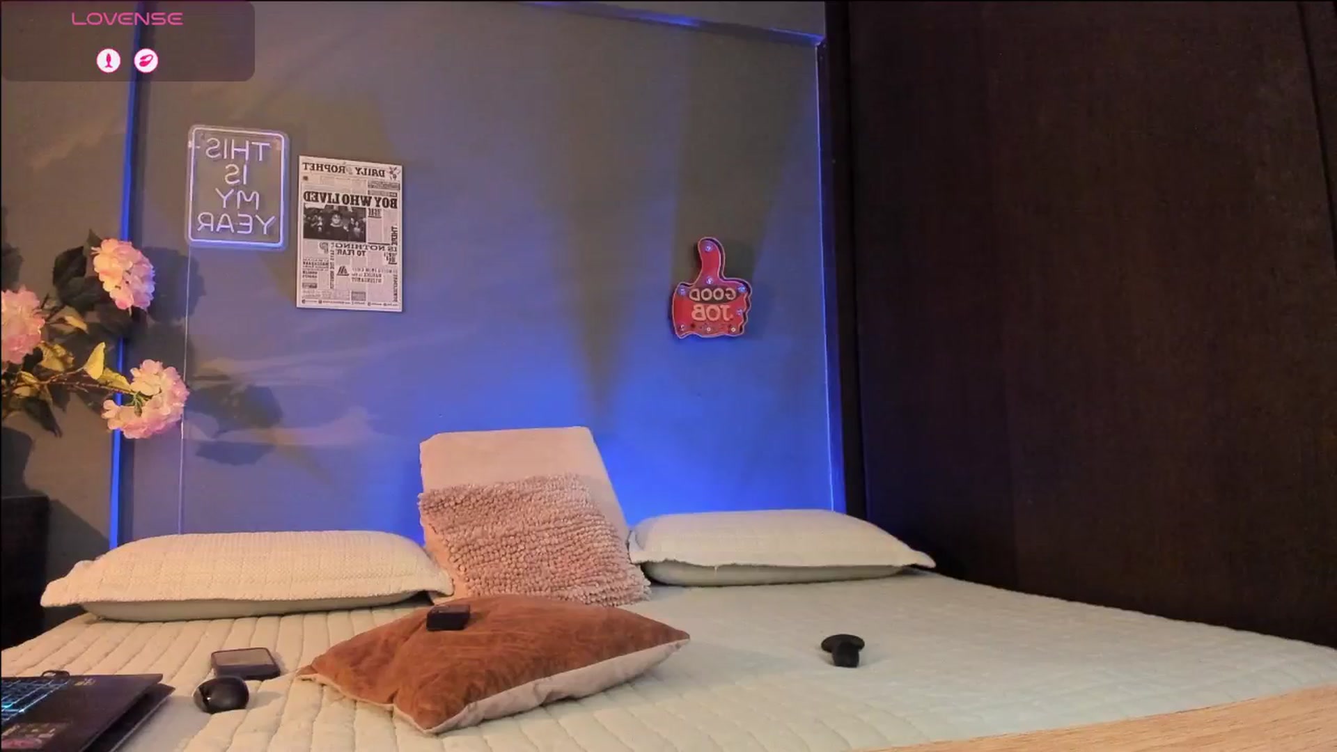 Gallery image thumbnail from dariadiaz_'s myfreecams stream on, 04/28/2026, 17:02 image 6 of 20