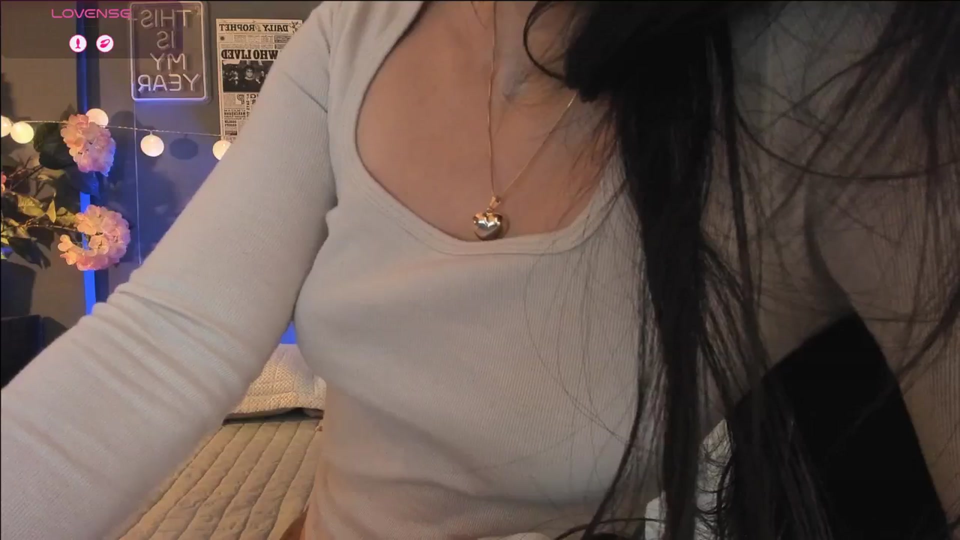 Gallery image thumbnail from dariadiaz_'s myfreecams stream on, 04/29/2026, 17:16 image 7 of 20