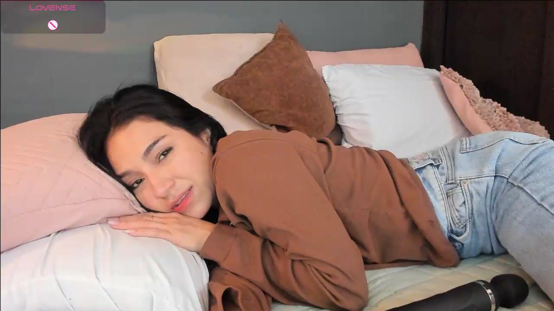 Gallery image thumbnail from dariadiaz_'s myfreecams stream on, 05/21/2026, 19:40 image 16 of 20