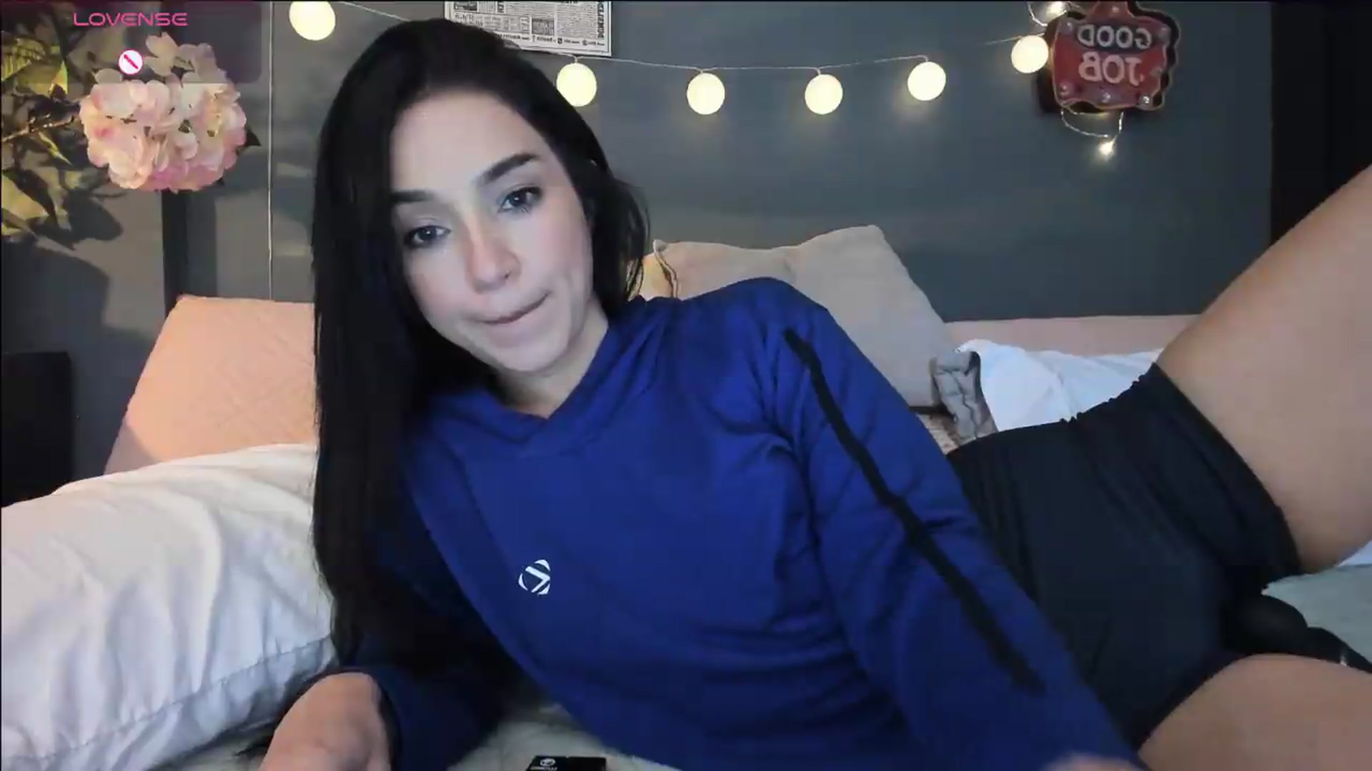 Gallery image thumbnail from dariadiaz_'s myfreecams stream on, 05/27/2026, 16:37 image 17 of 20