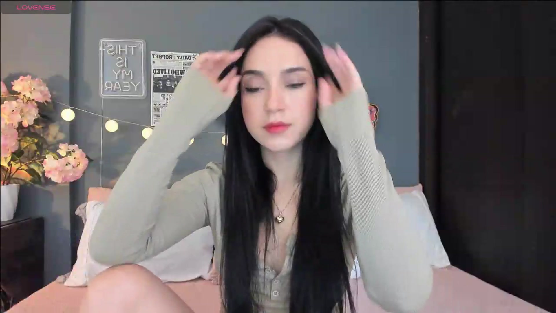 Gallery image thumbnail from dariadiaz_'s myfreecams stream on, 06/02/2026, 15:40 image 15 of 20