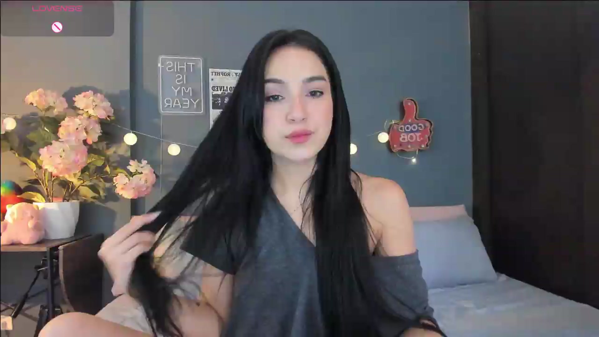 Gallery image thumbnail from dariadiaz_'s myfreecams stream on, 06/09/2026, 17:42 image 16 of 20