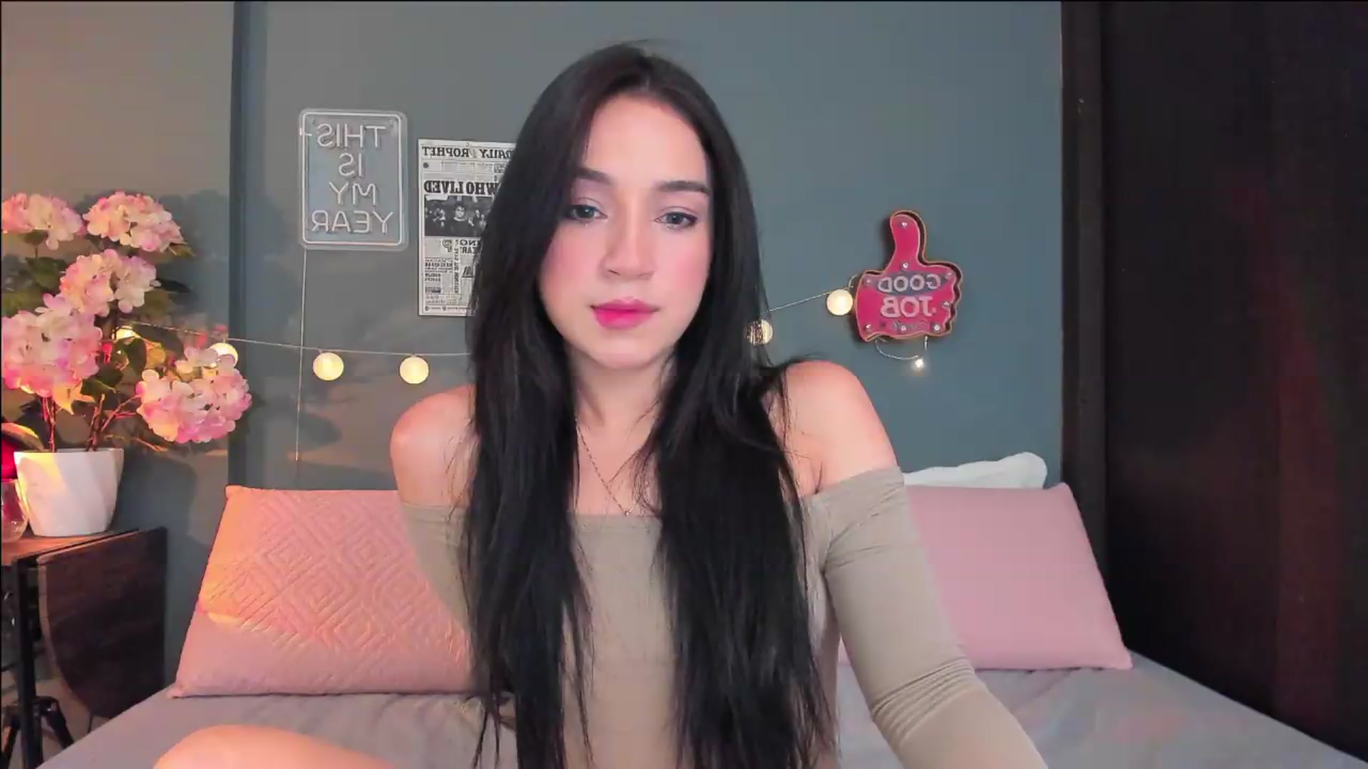 Gallery image thumbnail from dariadiaz_'s myfreecams stream on, 07/06/2026, 17:16 image 4 of 20