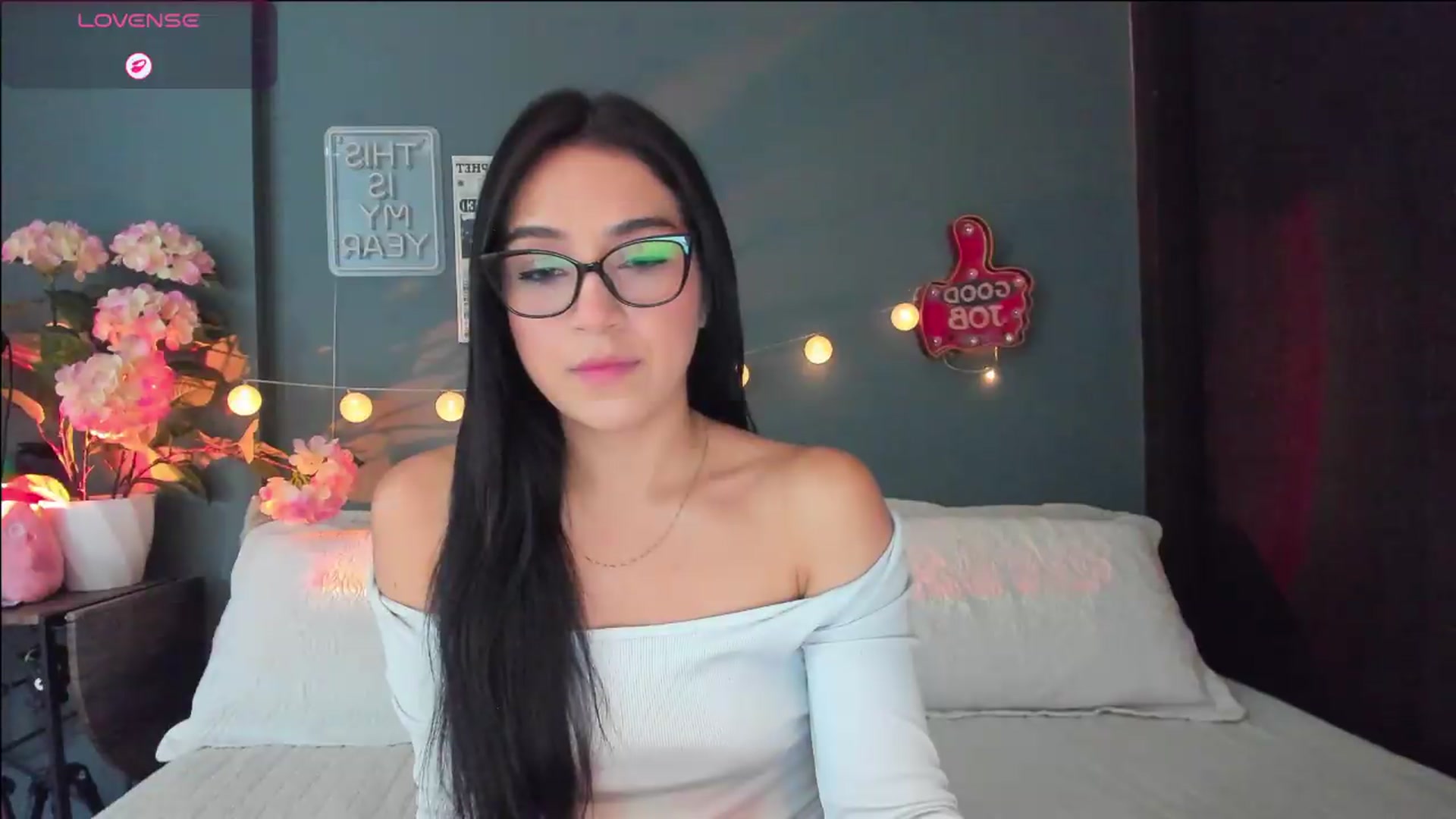 Gallery image thumbnail from dariadiaz_'s myfreecams stream on, 07/27/2026, 07:06 image 7 of 20