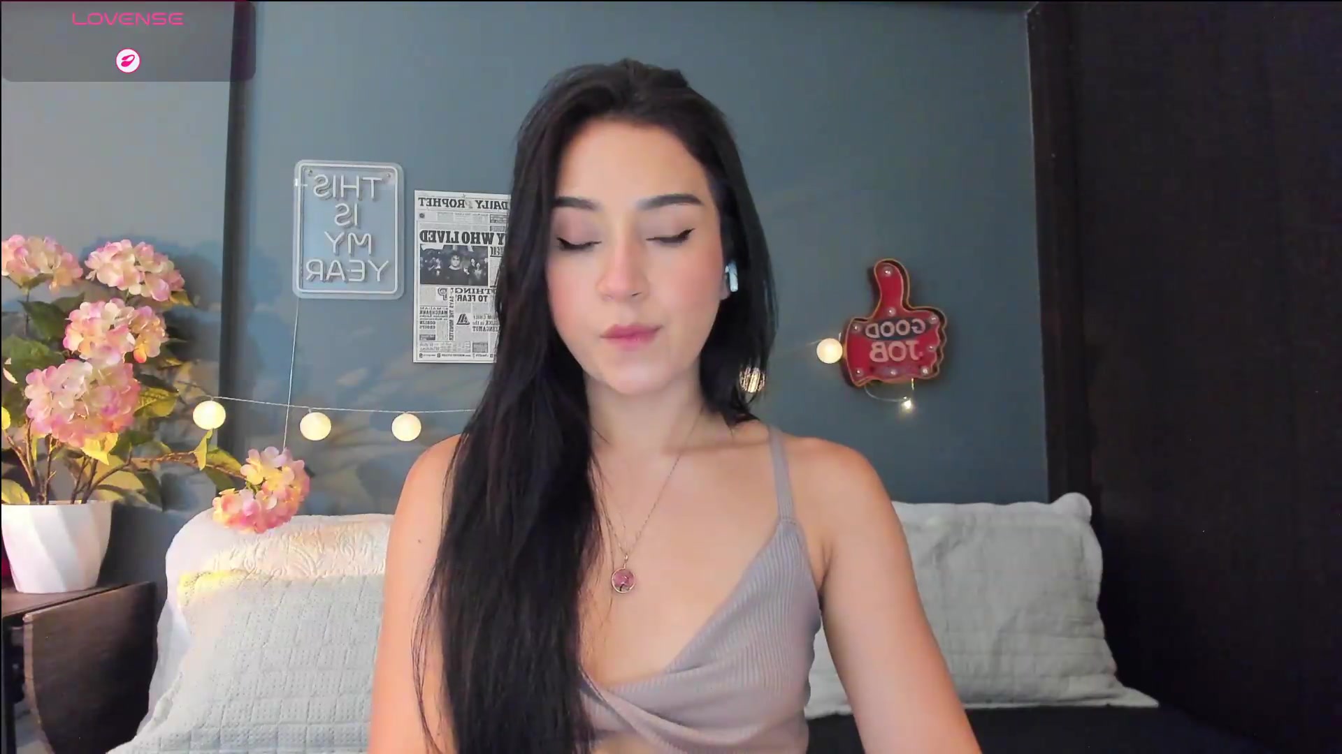 Gallery image thumbnail from dariadiaz_'s myfreecams stream on, 08/05/2026, 06:55 image 18 of 20