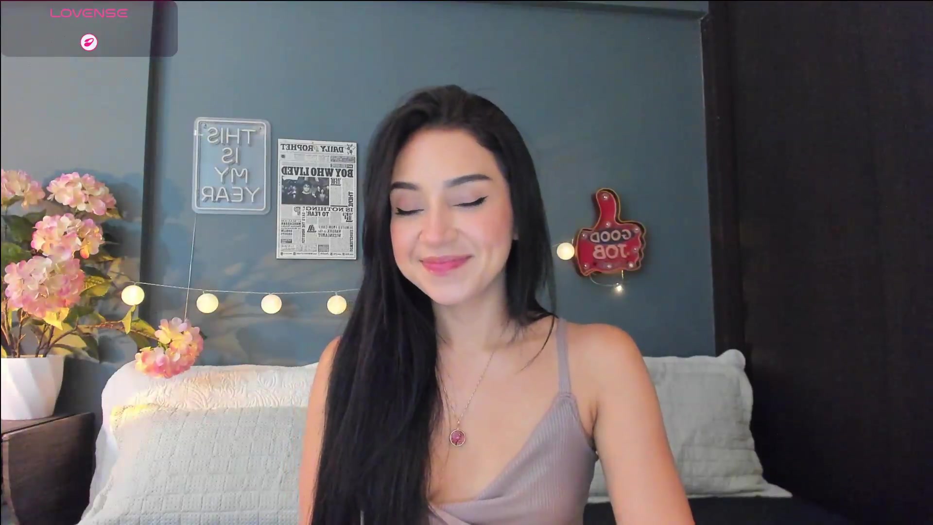 Gallery image thumbnail from dariadiaz_'s myfreecams stream on, 08/05/2026, 06:55 image 19 of 20