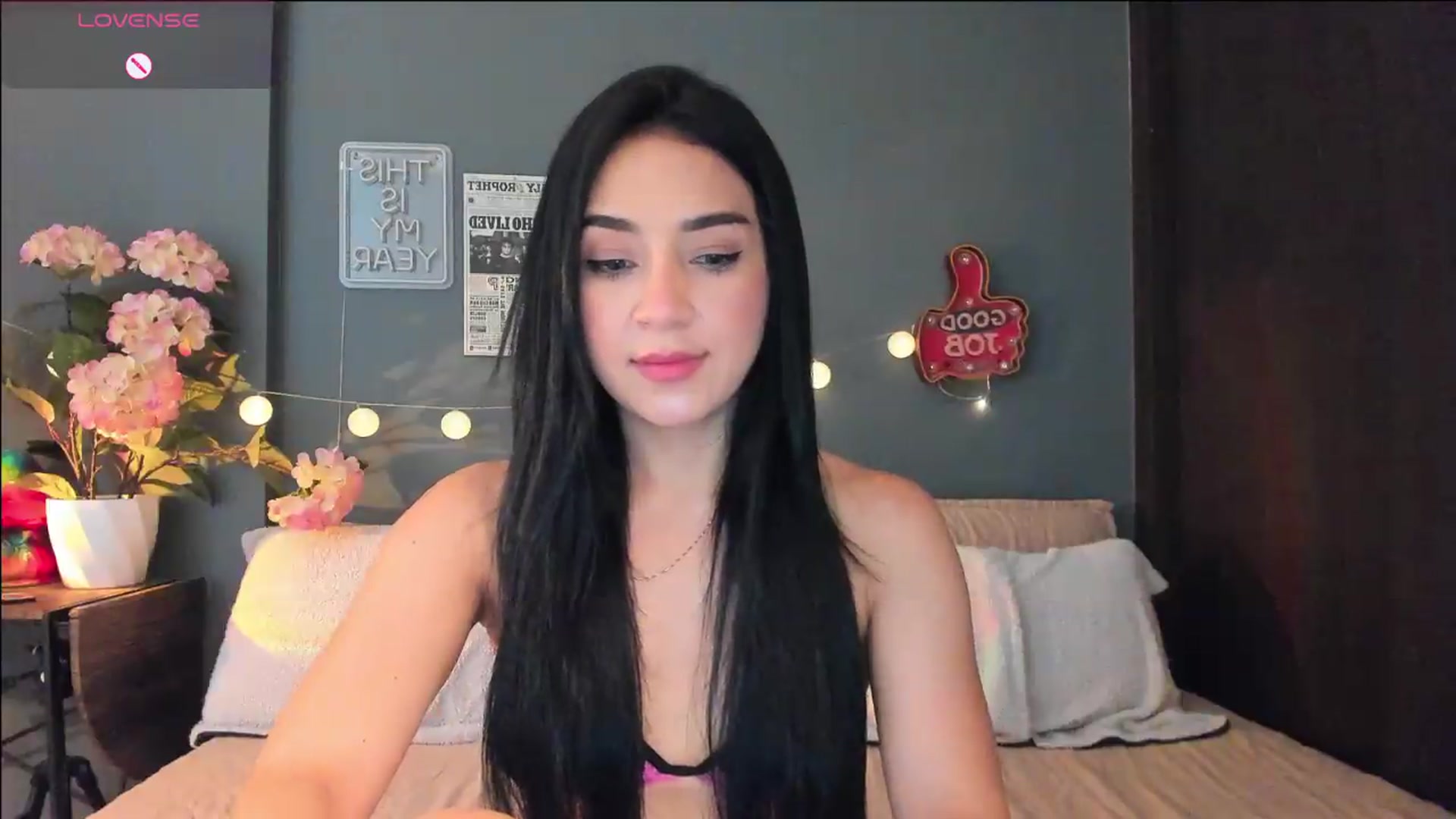 Gallery image thumbnail from dariadiaz_'s myfreecams stream on, 08/18/2026, 08:13 image 2 of 20