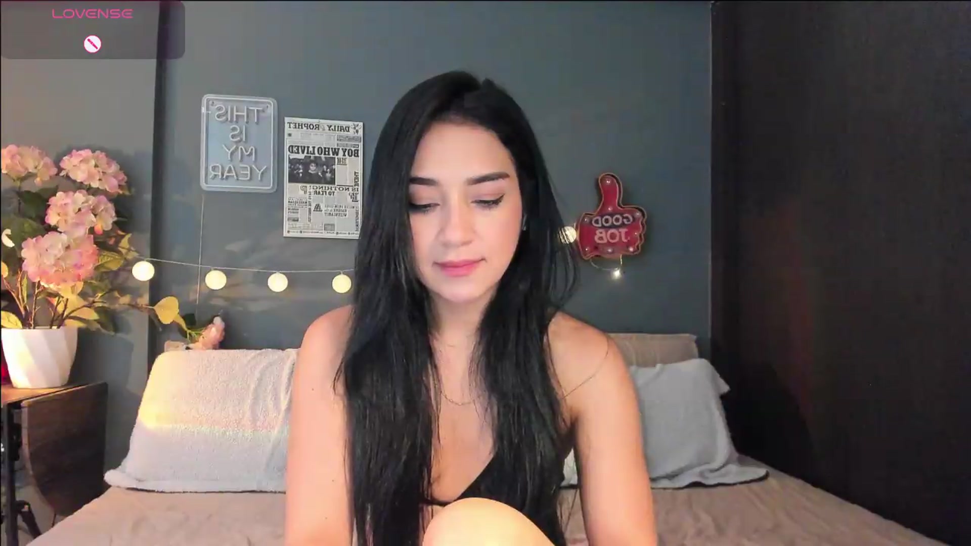 Gallery image thumbnail from dariadiaz_'s myfreecams stream on, 08/18/2026, 09:03 image 10 of 20