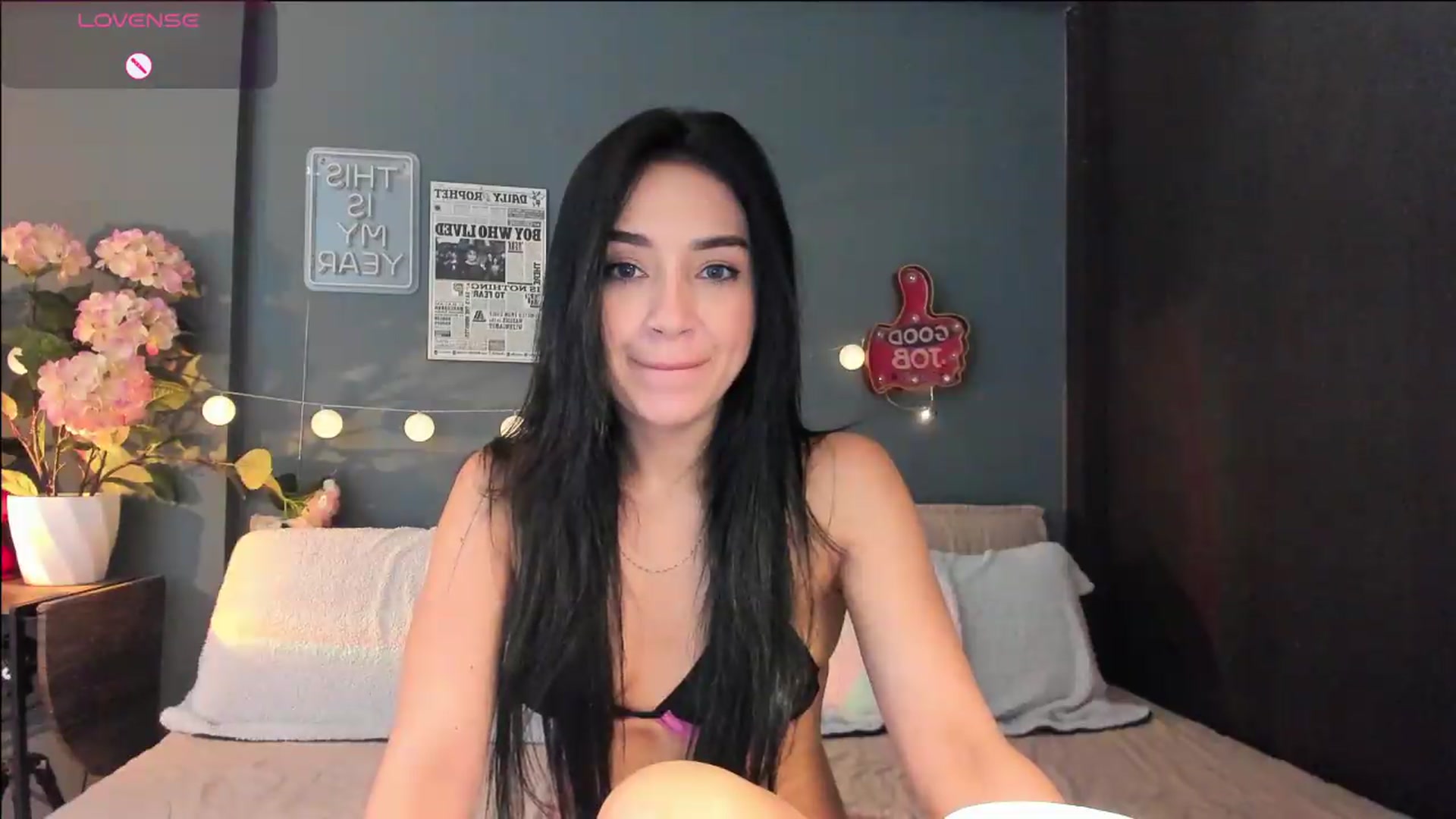 Gallery image thumbnail from dariadiaz_'s myfreecams stream on, 08/18/2026, 09:03 image 15 of 20
