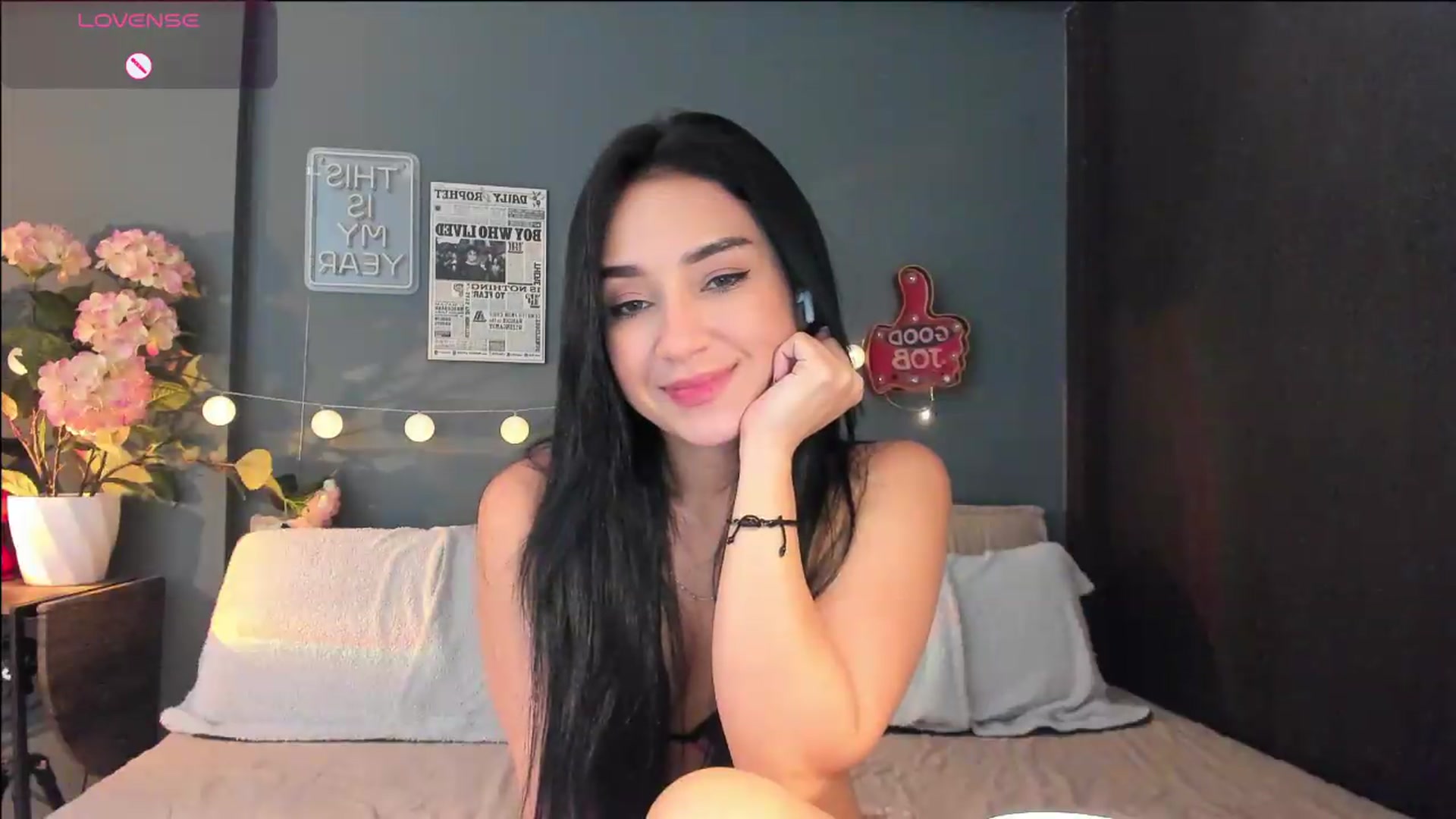 Gallery image thumbnail from dariadiaz_'s myfreecams stream on, 08/18/2026, 09:03 image 18 of 20