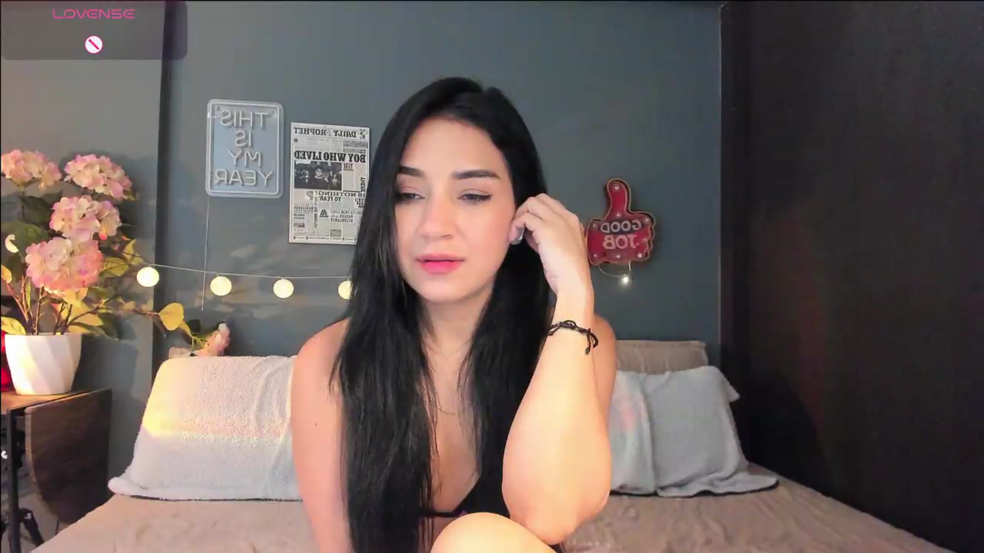 Gallery image thumbnail from dariadiaz_'s myfreecams stream on, 08/18/2026, 09:03 image 12 of 20