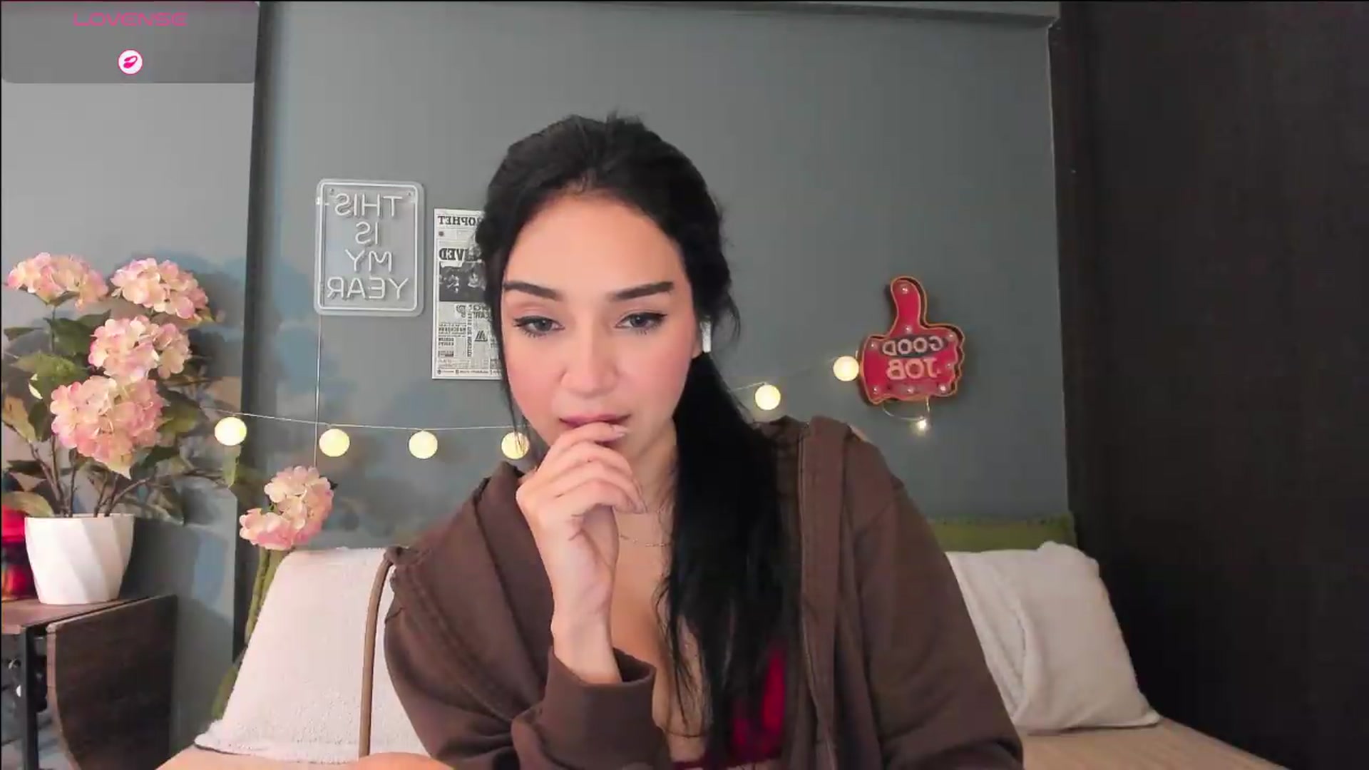 Gallery image thumbnail from dariadiaz_'s myfreecams stream on, 08/19/2026, 06:23 image 7 of 20