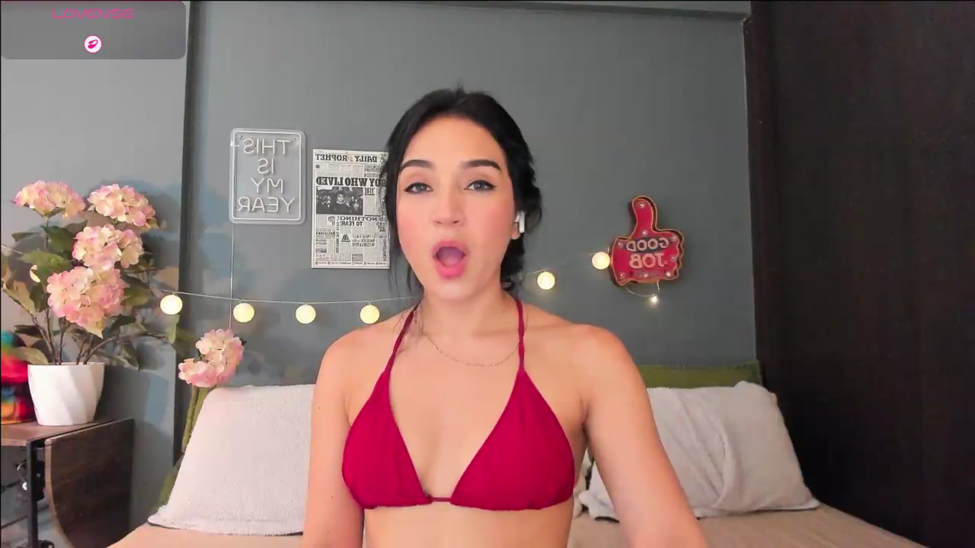 Gallery image thumbnail from dariadiaz_'s myfreecams stream on, 08/19/2026, 06:23 image 13 of 20