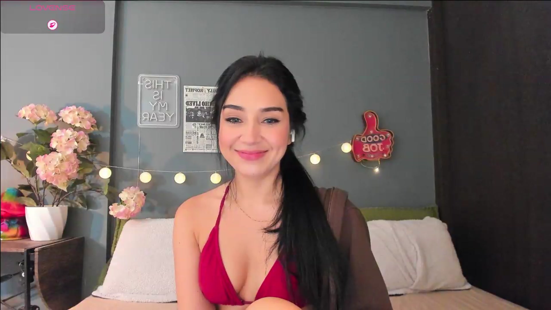 Gallery image thumbnail from dariadiaz_'s myfreecams stream on, 08/19/2026, 06:23 image 10 of 20