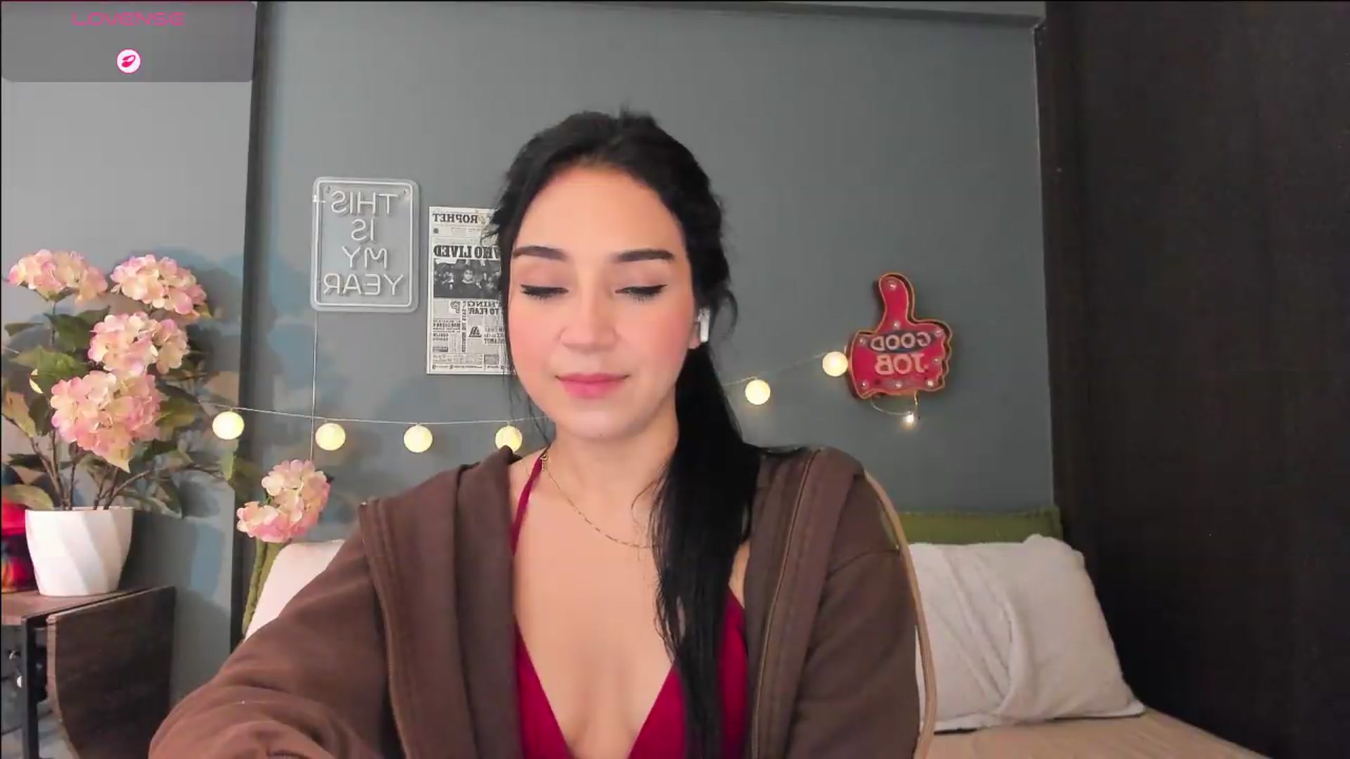 Gallery image thumbnail from dariadiaz_'s myfreecams stream on, 08/19/2026, 06:23 image 8 of 20