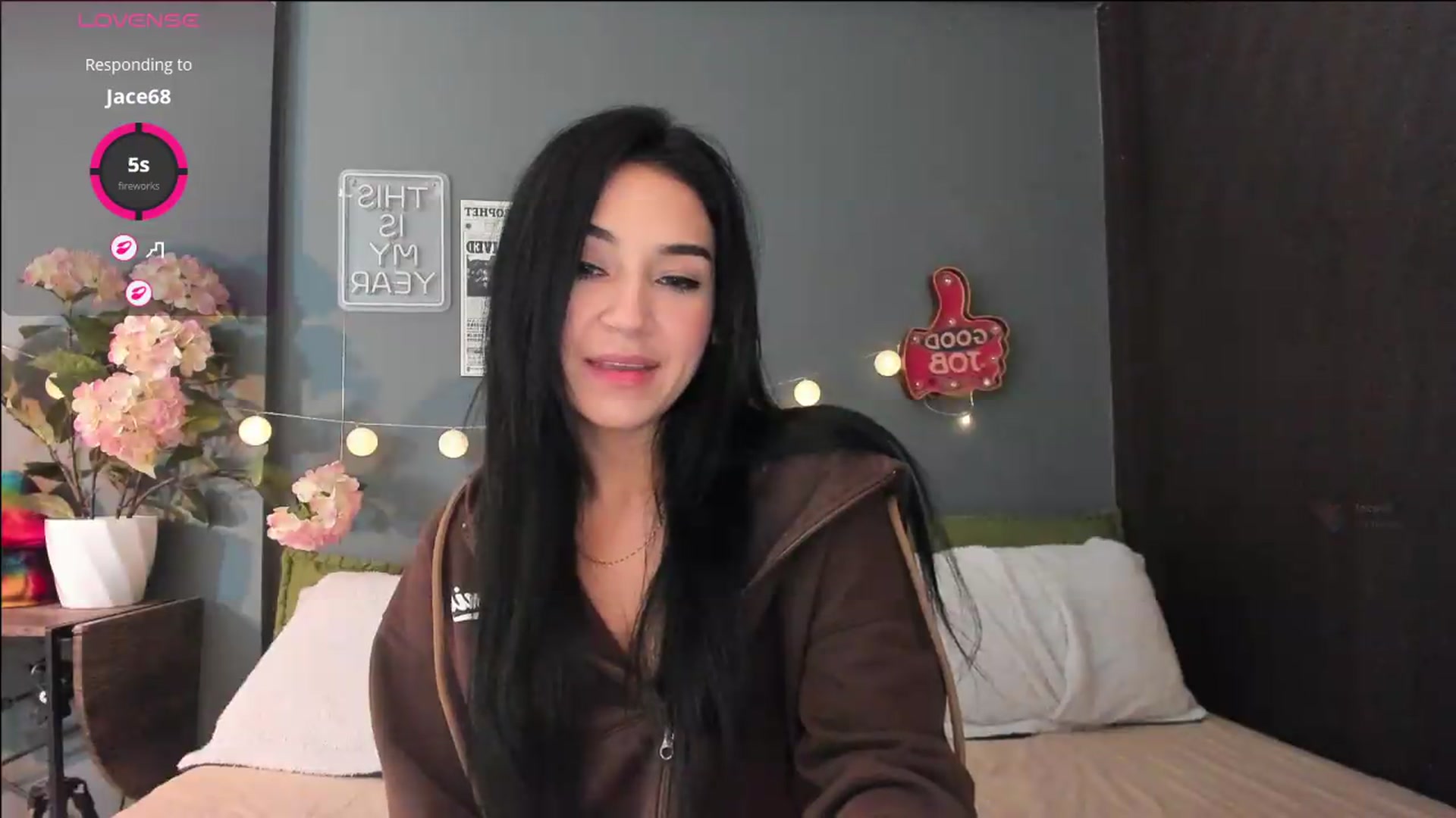 Gallery image thumbnail from dariadiaz_'s myfreecams stream on, 08/19/2026, 07:01 image 18 of 20