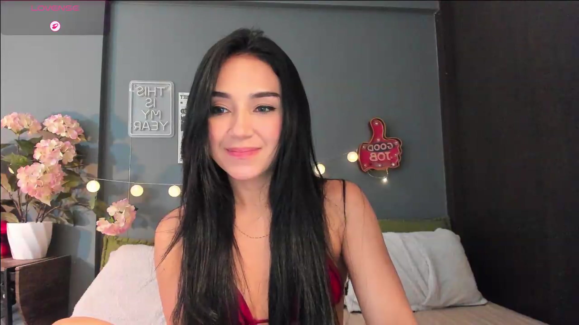 Gallery image thumbnail from dariadiaz_'s myfreecams stream on, 08/19/2026, 07:01 image 9 of 20