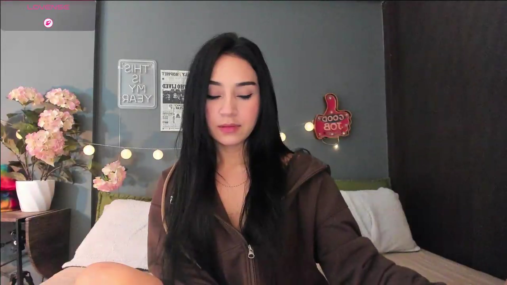 Gallery image thumbnail from dariadiaz_'s myfreecams stream on, 08/19/2026, 07:01 image 17 of 20
