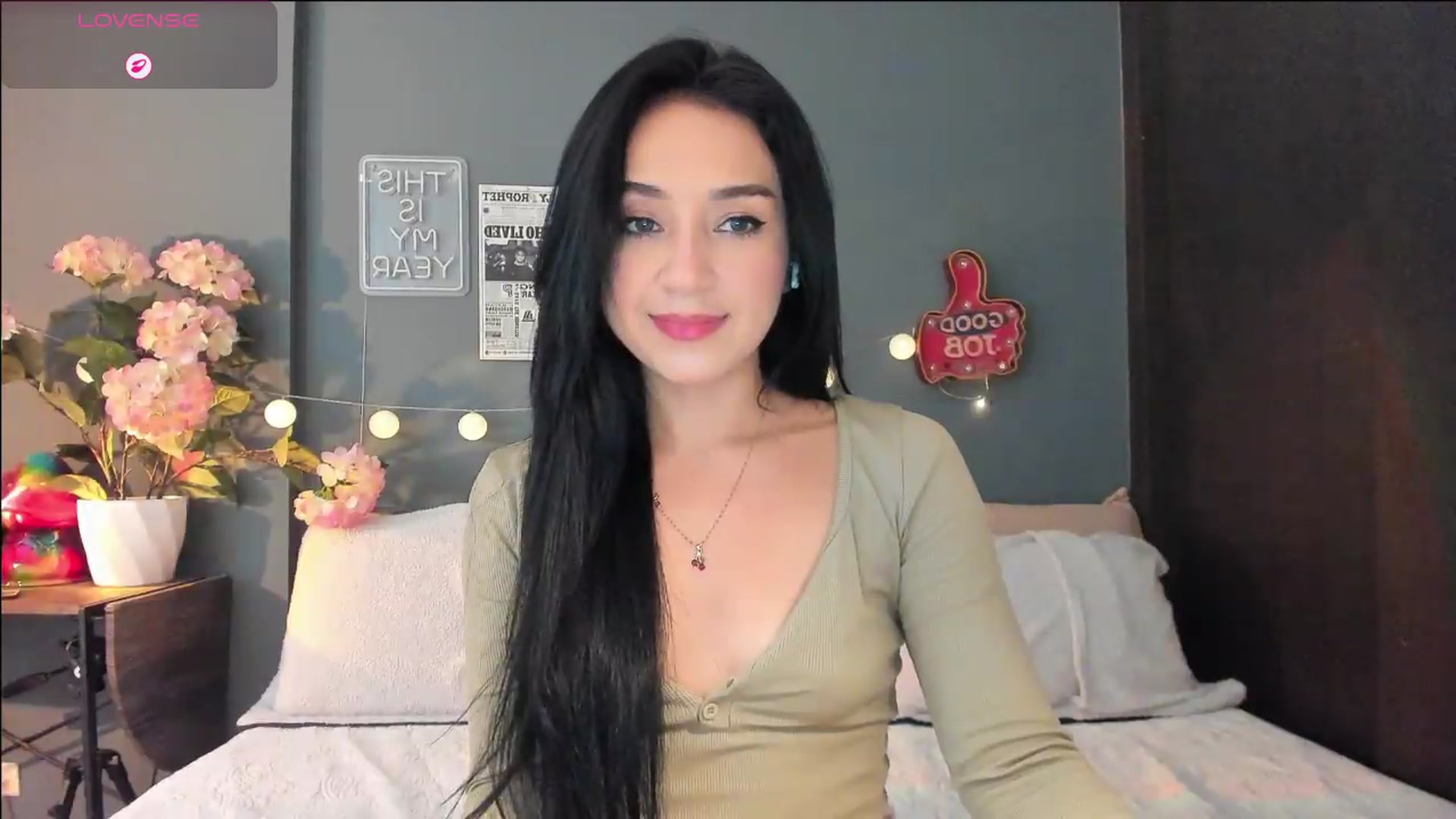 Gallery image thumbnail from dariadiaz_'s myfreecams stream on, 08/21/2026, 07:44 image 2 of 20
