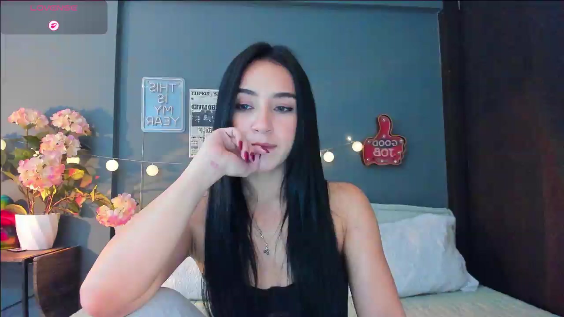 Gallery image thumbnail from dariadiaz_'s myfreecams stream on, 09/03/2026, 06:35 image 9 of 20