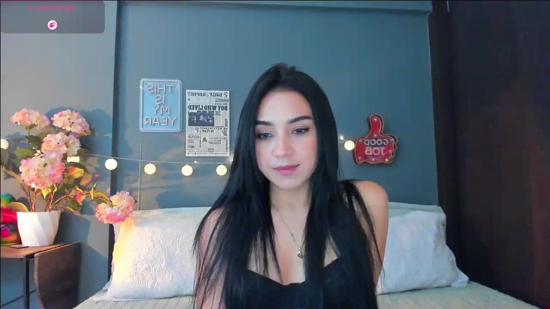 Gallery image thumbnail from dariadiaz_'s myfreecams stream on, 09/03/2026, 06:35 image 16 of 20