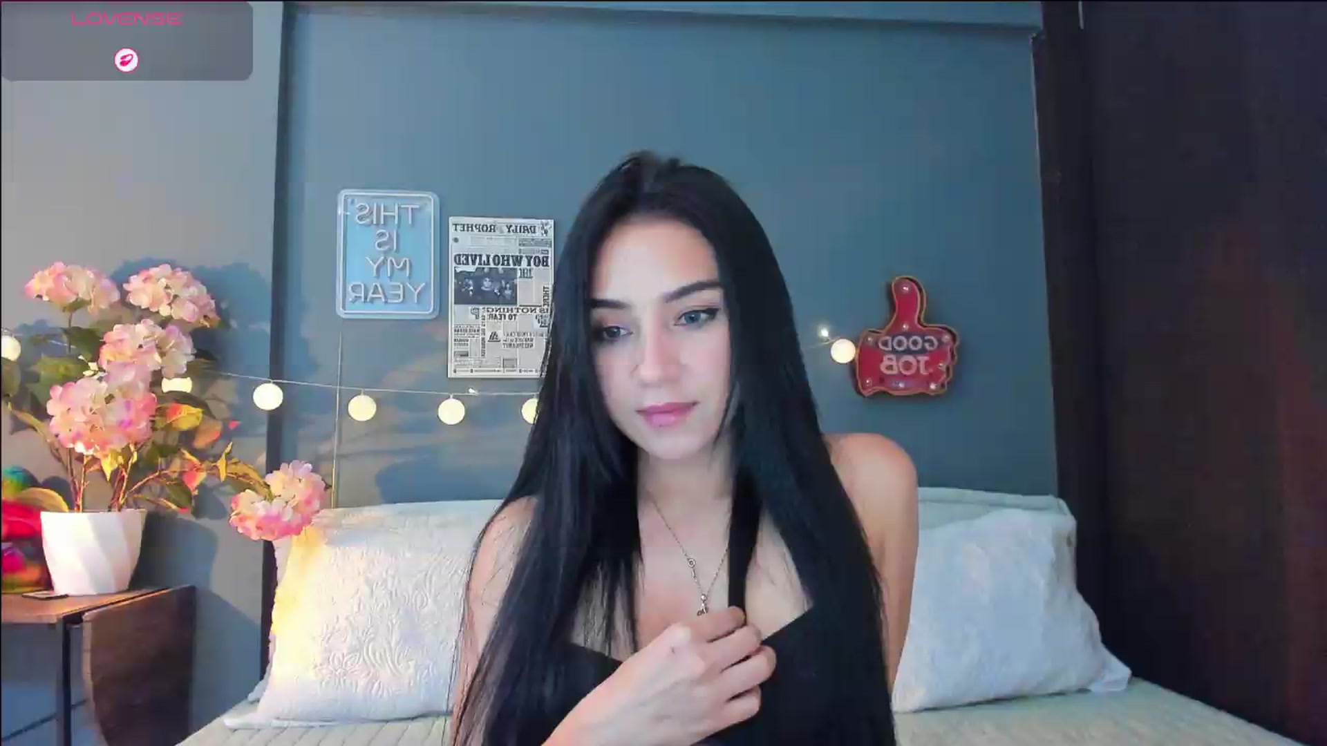 Gallery image thumbnail from dariadiaz_'s myfreecams stream on, 09/03/2026, 06:35 image 15 of 20