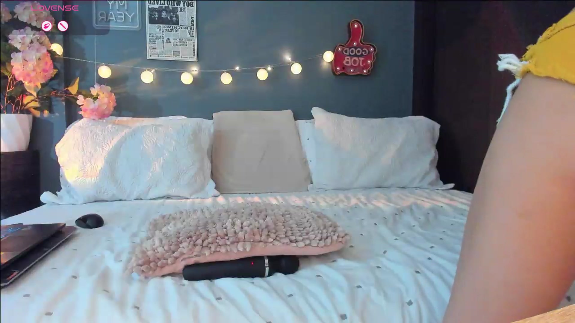 Gallery image thumbnail from dariadiaz_'s myfreecams stream on, 09/13/2026, 07:18 image 12 of 20