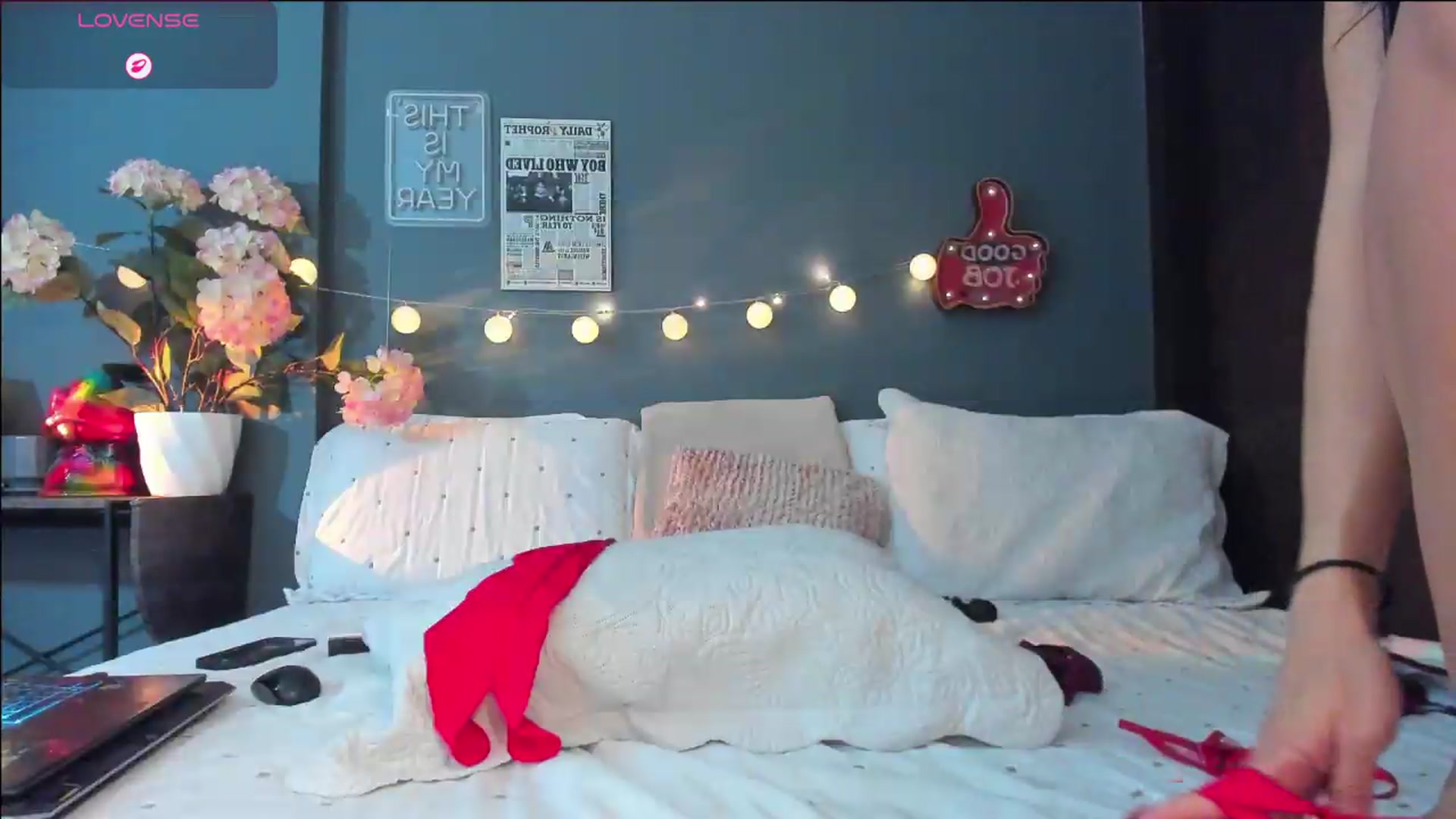 Gallery image thumbnail from dariadiaz_'s myfreecams stream on, 09/13/2026, 08:48 image 15 of 20