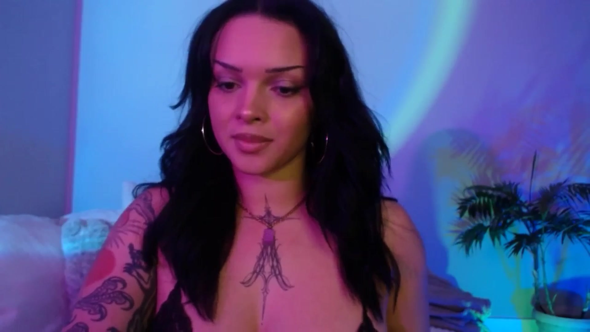 Gallery image thumbnail from davinafoxxx's myfreecams stream on, 02/18/2025, 05:06 image 3 of 20