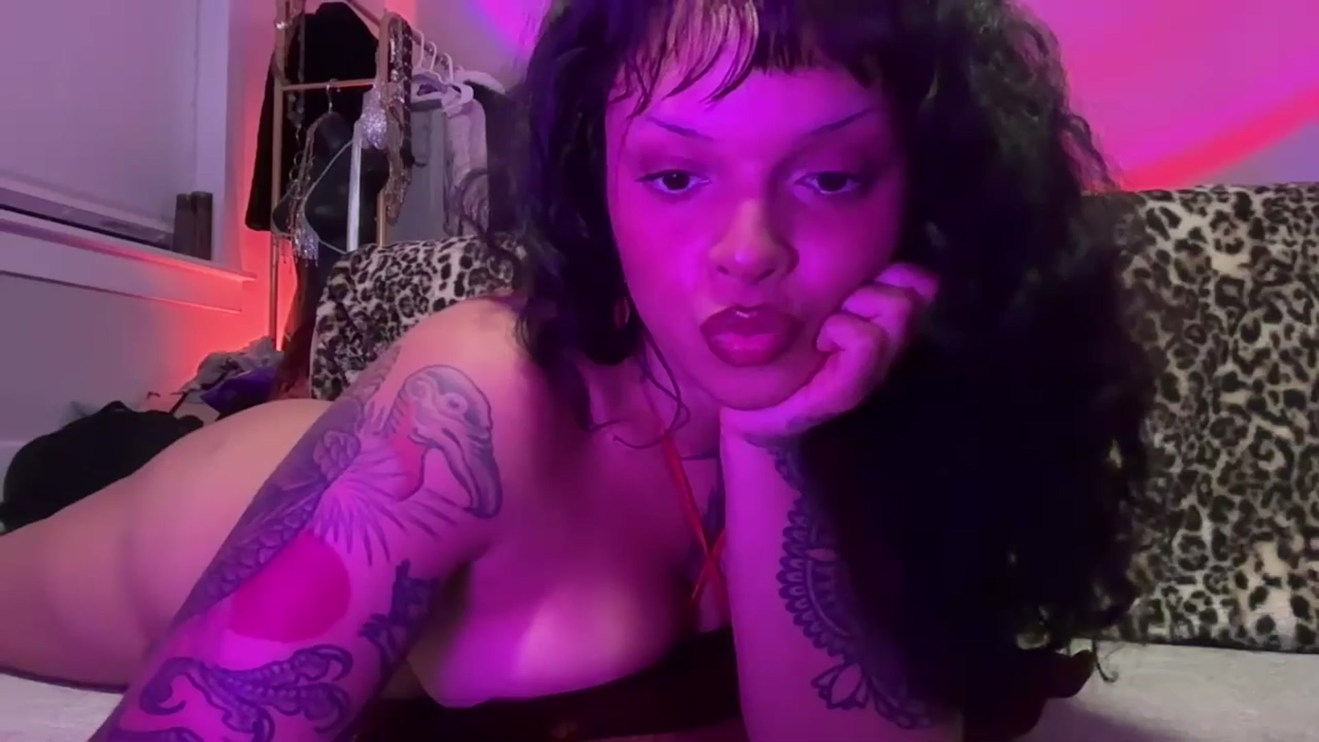 Gallery image thumbnail from davinafoxxx's myfreecams stream on, 05/02/2026, 05:54 image 18 of 20