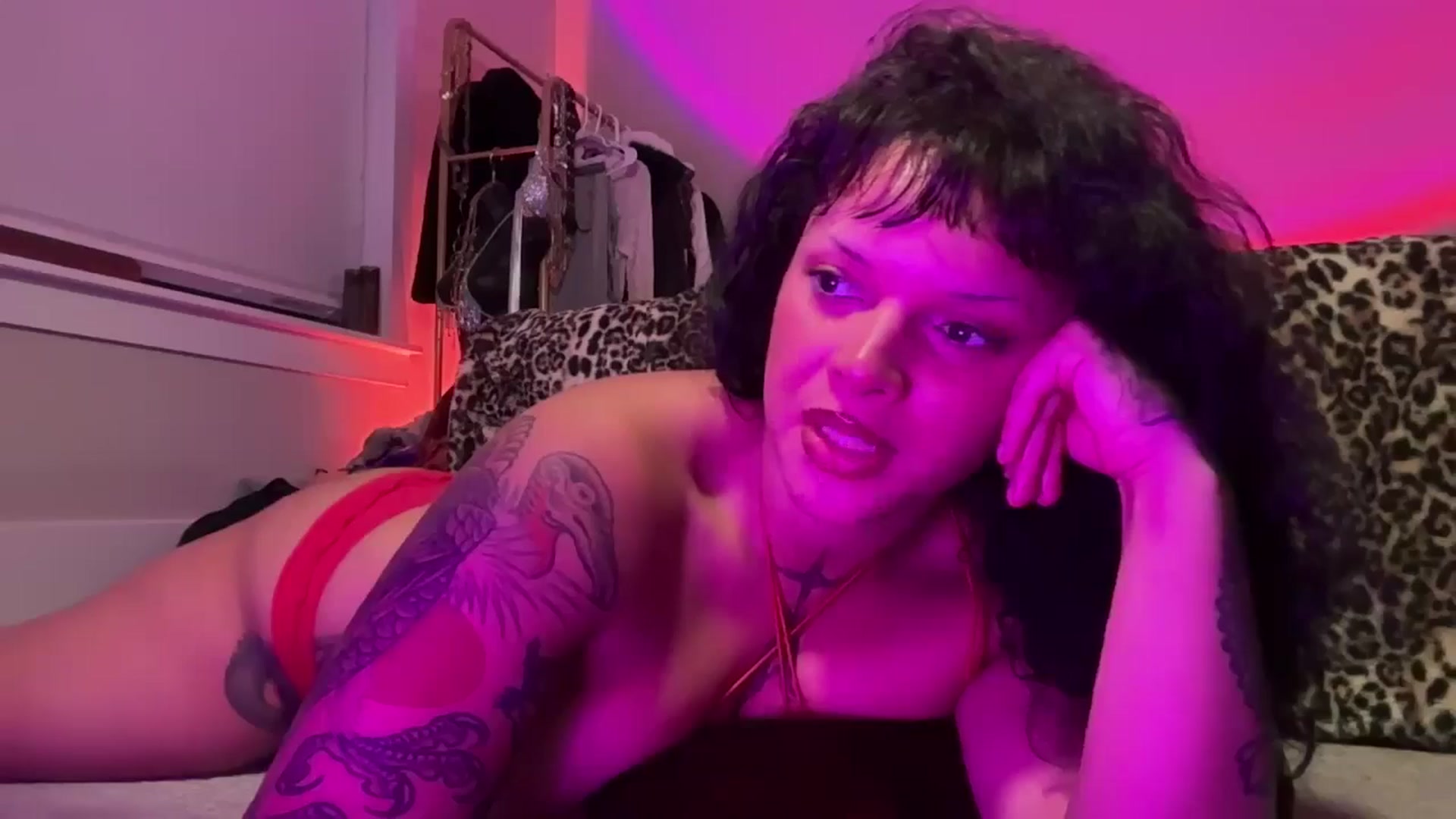 Gallery image thumbnail from davinafoxxx's myfreecams stream on, 05/02/2026, 05:54 image 5 of 20