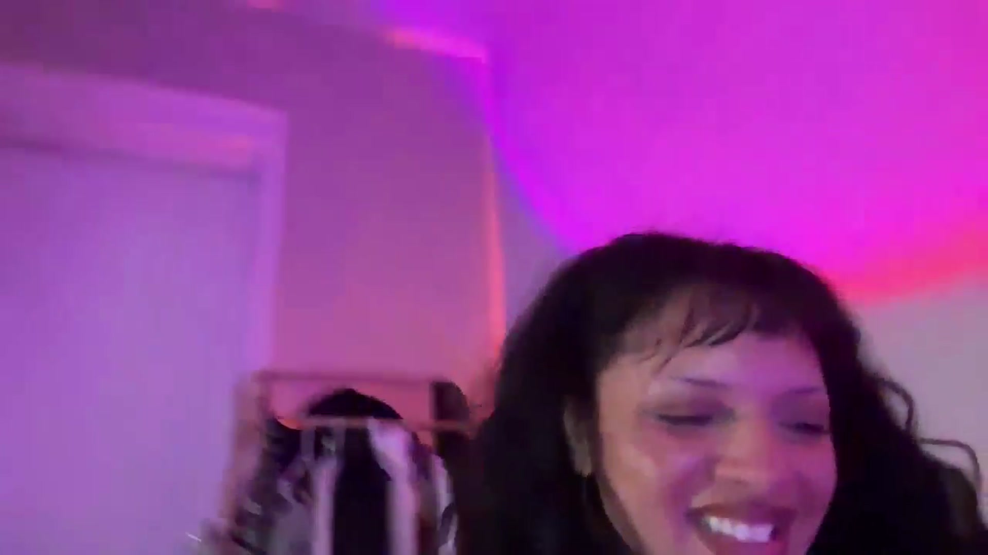 Gallery image thumbnail from davinafoxxx's myfreecams stream on, 05/02/2026, 06:50 image 17 of 20