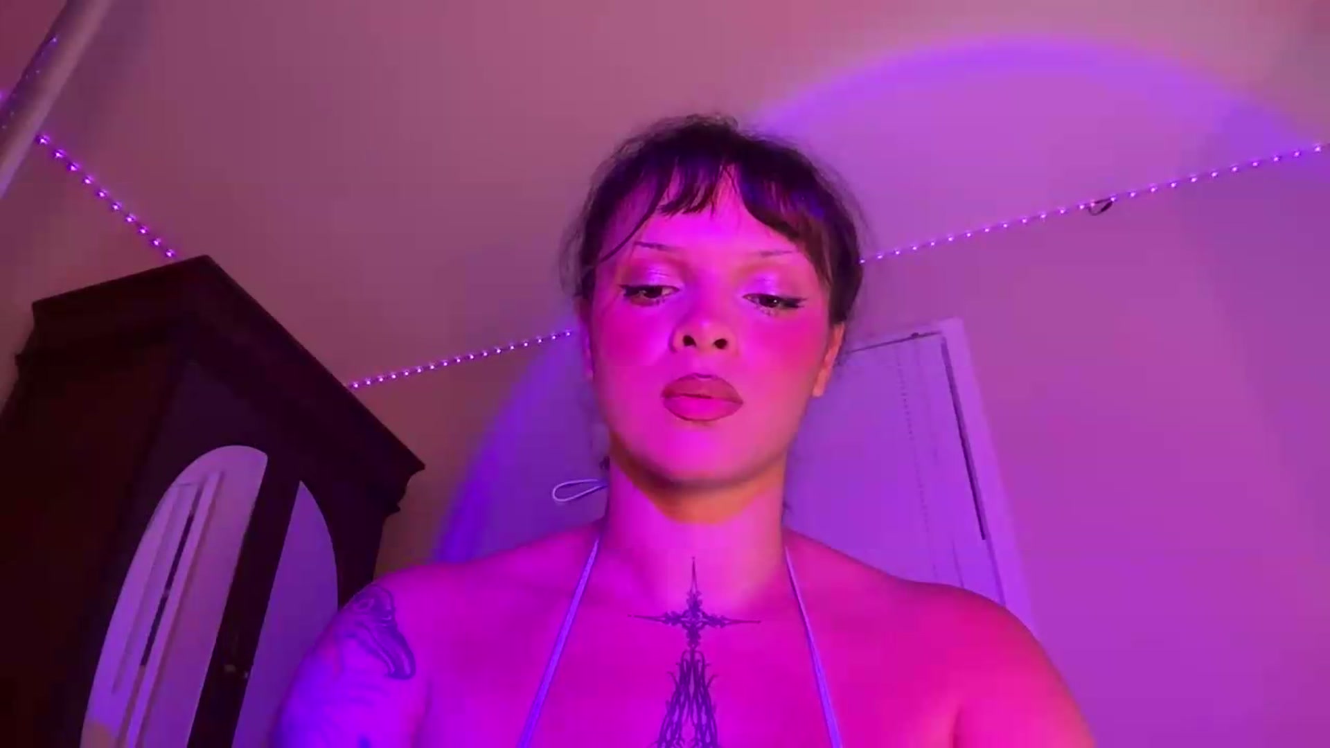 Gallery image thumbnail from davinafoxxx's myfreecams stream on, 06/21/2026, 04:14 image 18 of 20