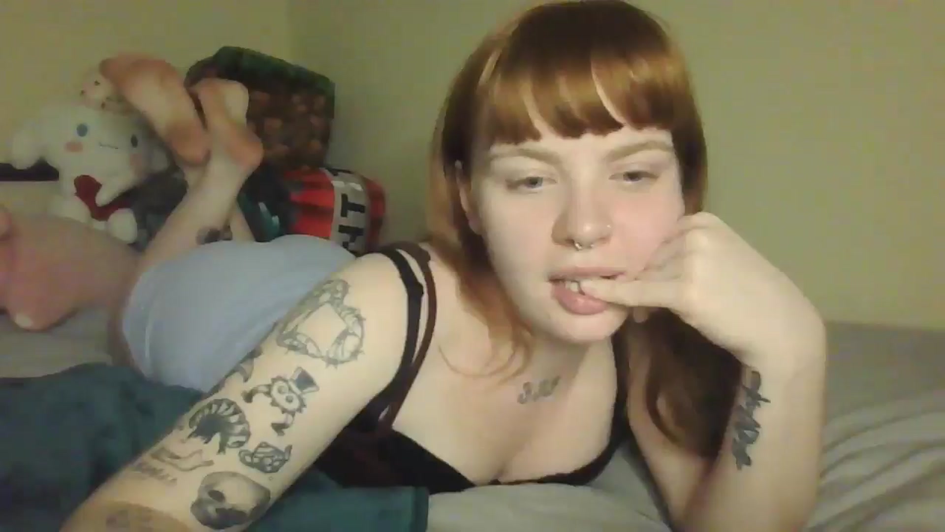 Gallery image thumbnail from demonsmok333's myfreecams stream on, 04/14/2026, 12:15 image 13 of 20