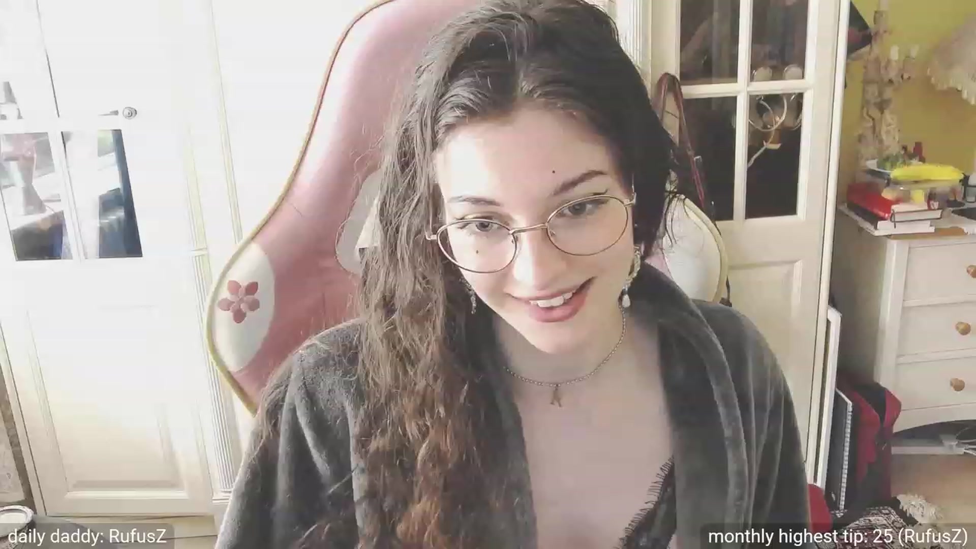 Gallery image thumbnail from dildobong's myfreecams stream on, 10/12/2023, 14:22 image 18 of 20
