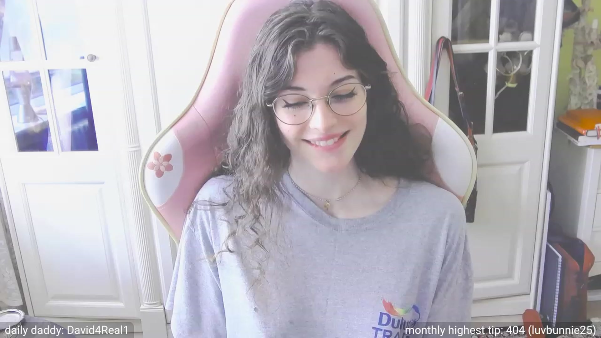 Gallery image thumbnail from dildobong's myfreecams stream on, 10/13/2023, 14:25 image 9 of 20