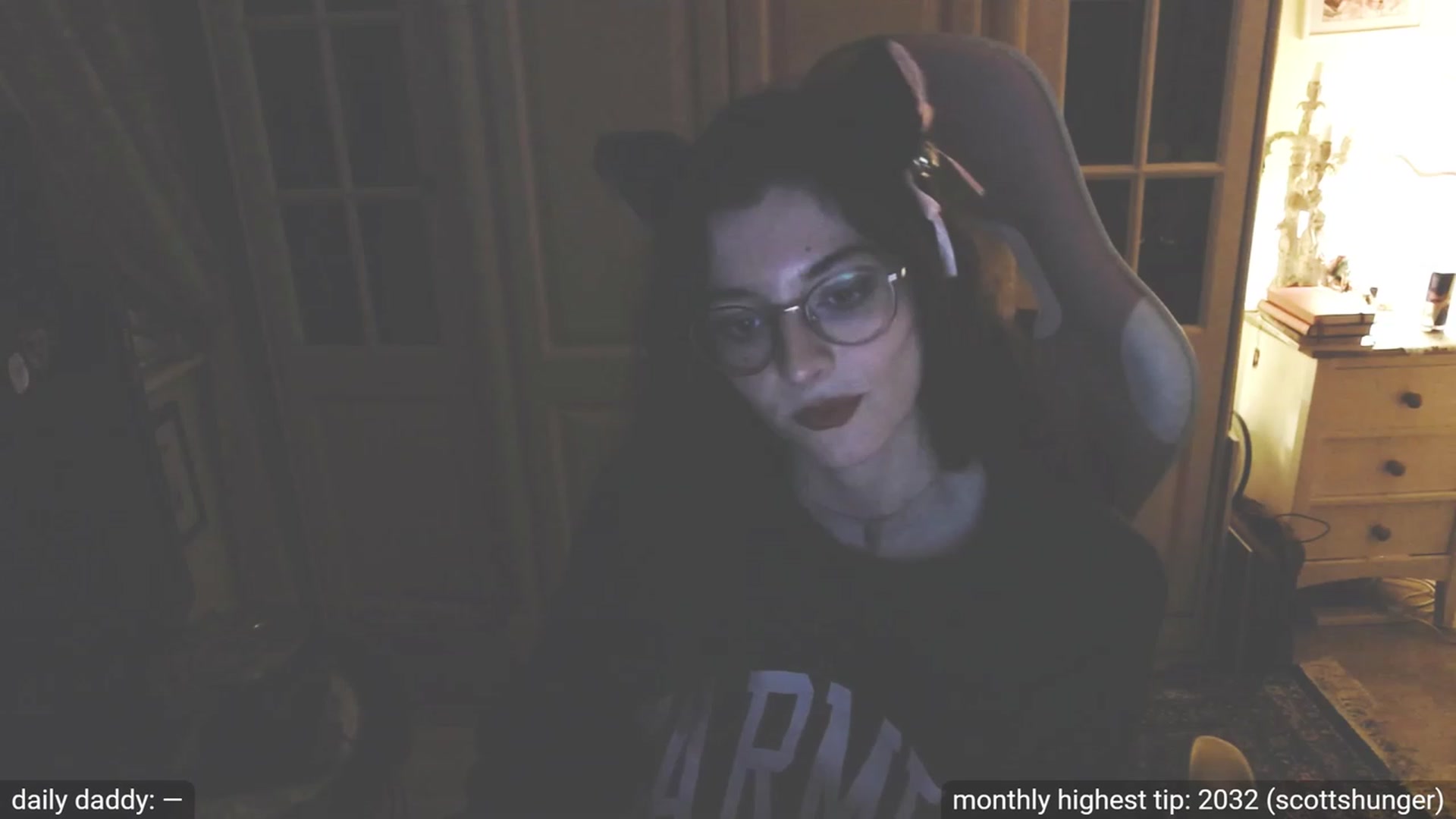 Gallery image thumbnail from dildobong's myfreecams stream on, 10/18/2023, 20:53 image 3 of 20