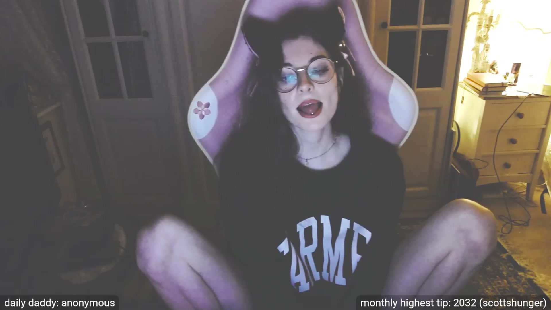 Gallery image thumbnail from dildobong's myfreecams stream on, 10/18/2023, 20:53 image 18 of 20