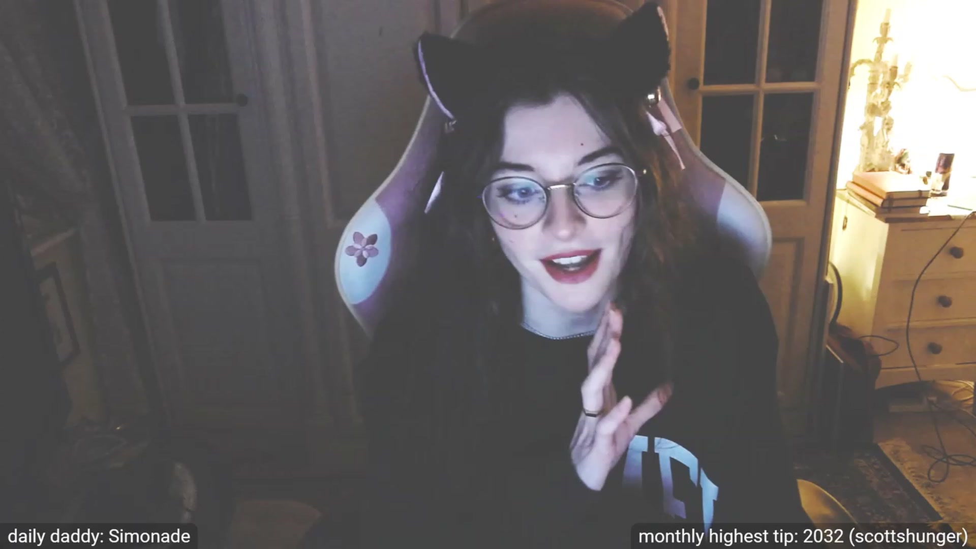 Gallery image thumbnail from dildobong's myfreecams stream on, 10/18/2023, 20:53 image 10 of 20