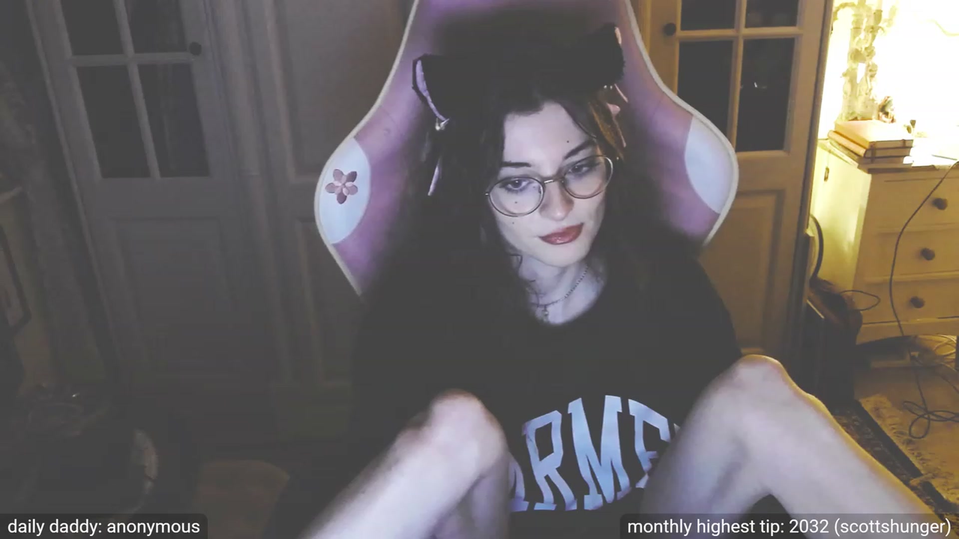 Gallery image thumbnail from dildobong's myfreecams stream on, 10/18/2023, 22:22 image 9 of 20