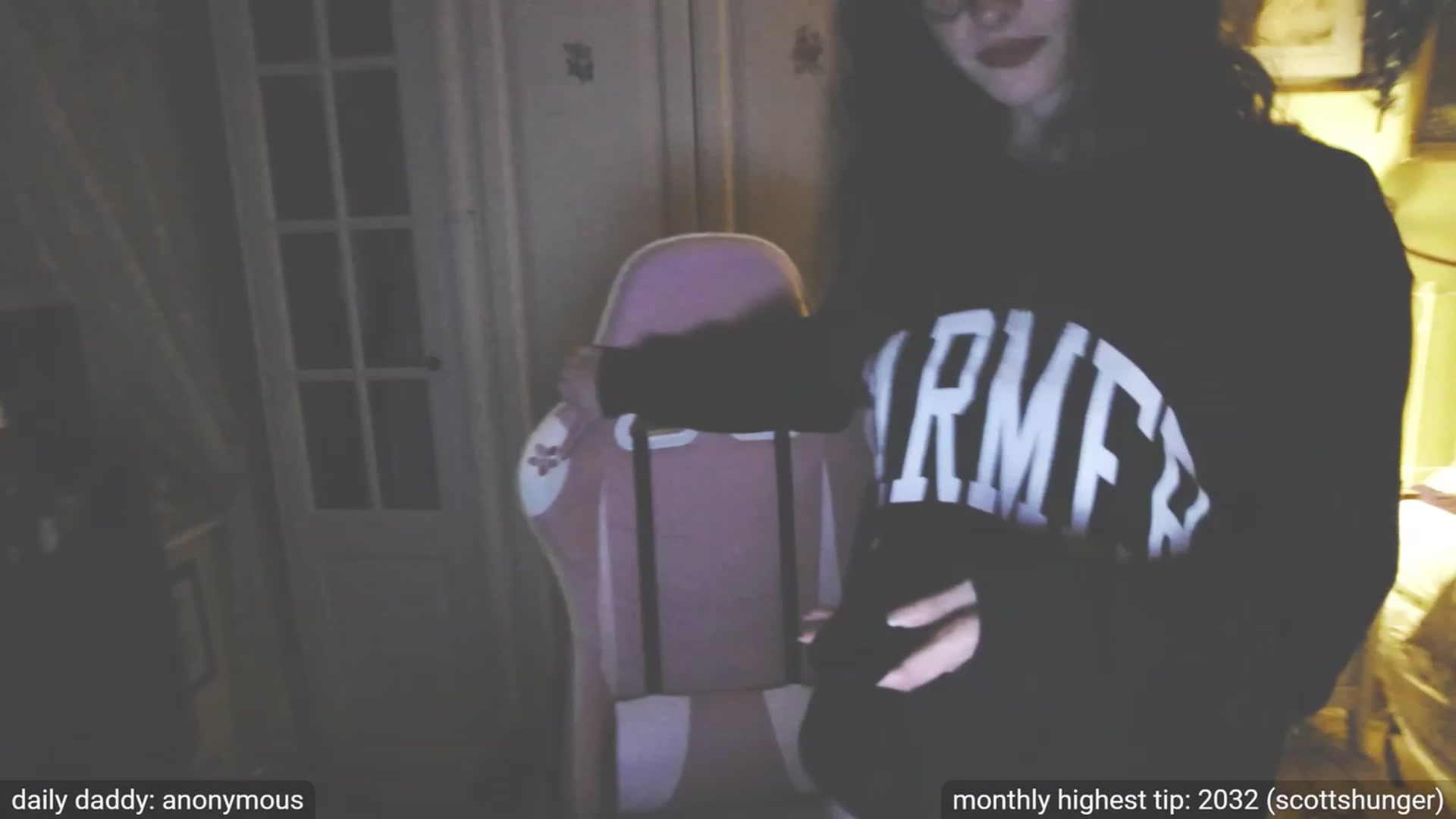 Gallery image thumbnail from dildobong's myfreecams stream on, 10/18/2023, 22:22 image 2 of 20